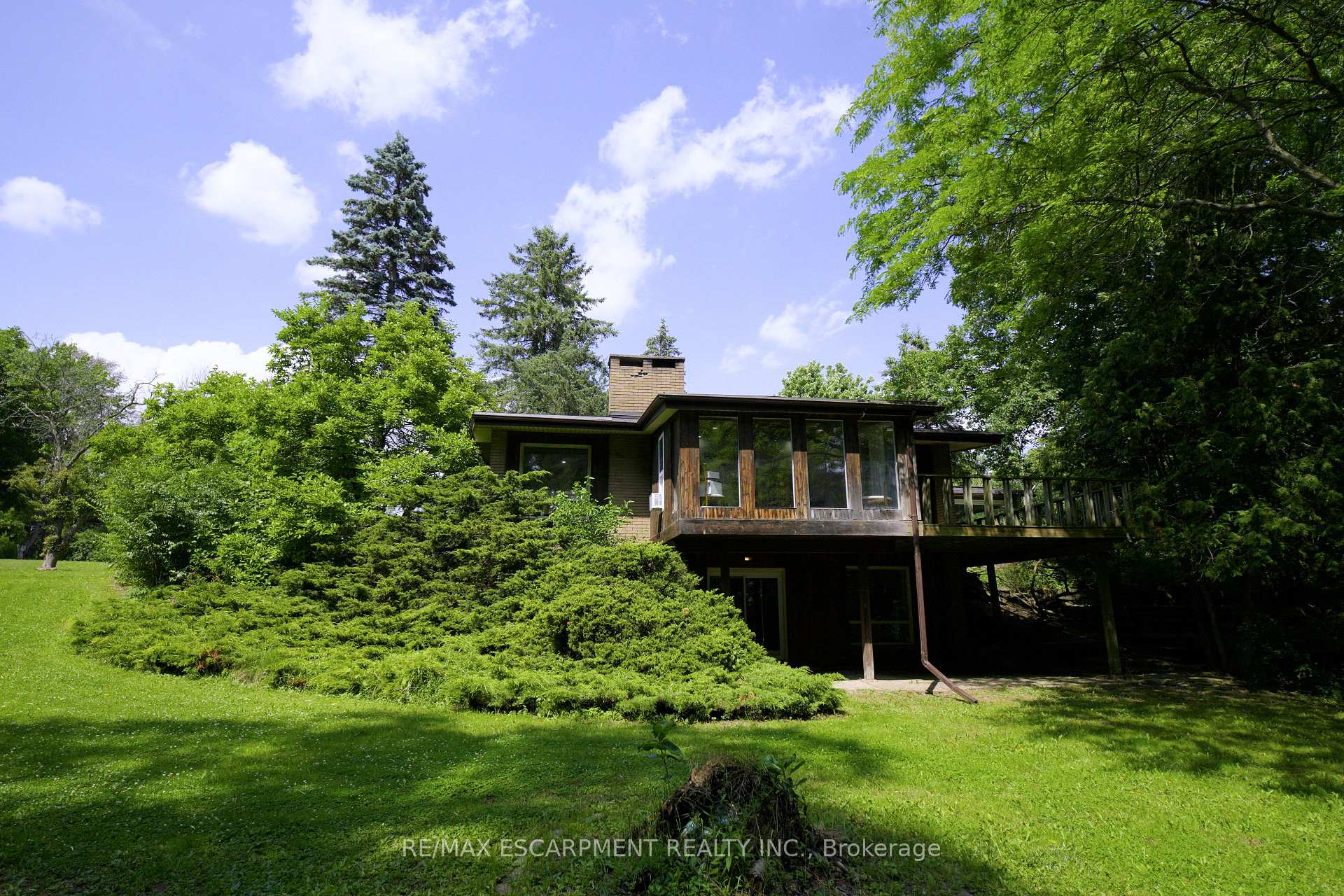 Photo 8 of 560 Crane Court, Burlington, Grindstone — HOMEH