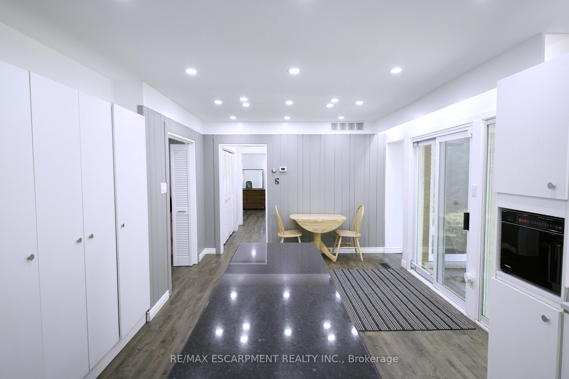 Photo 10 of 560 Crane Court, Burlington, Grindstone — HOMEH