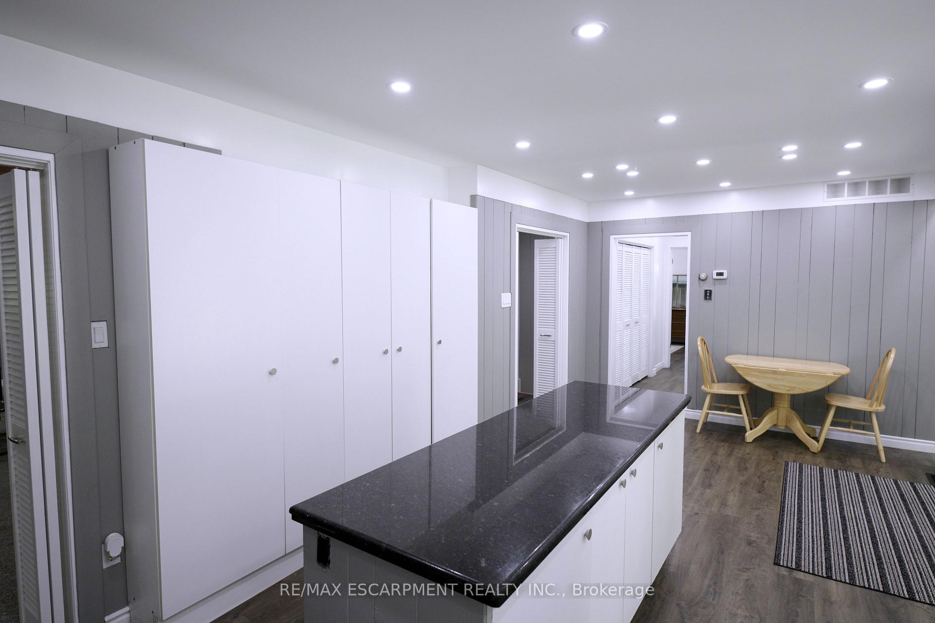 Photo 12 of 560 Crane Court, Burlington, Grindstone — HOMEH