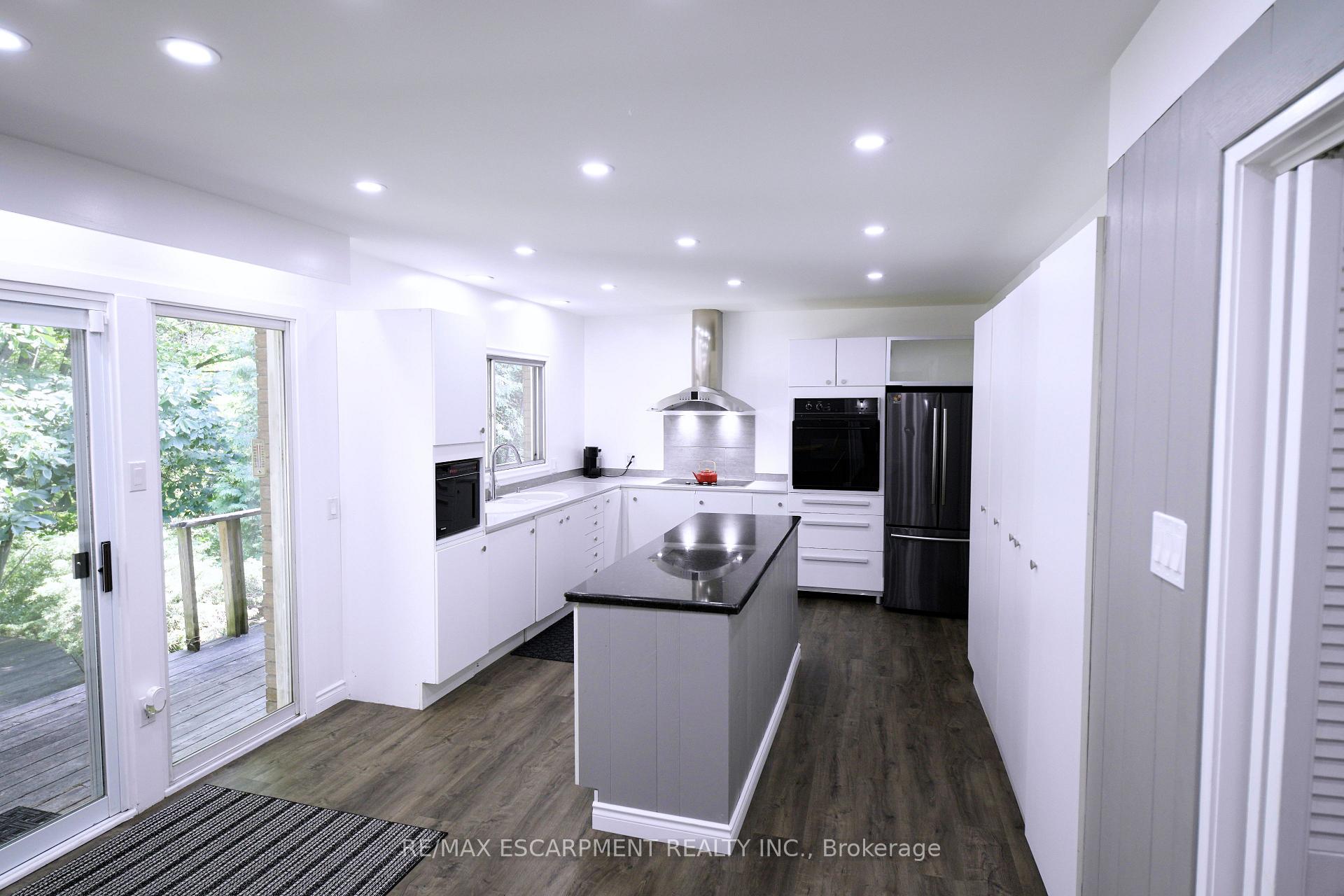 Photo 13 of 560 Crane Court, Burlington, Grindstone — HOMEH