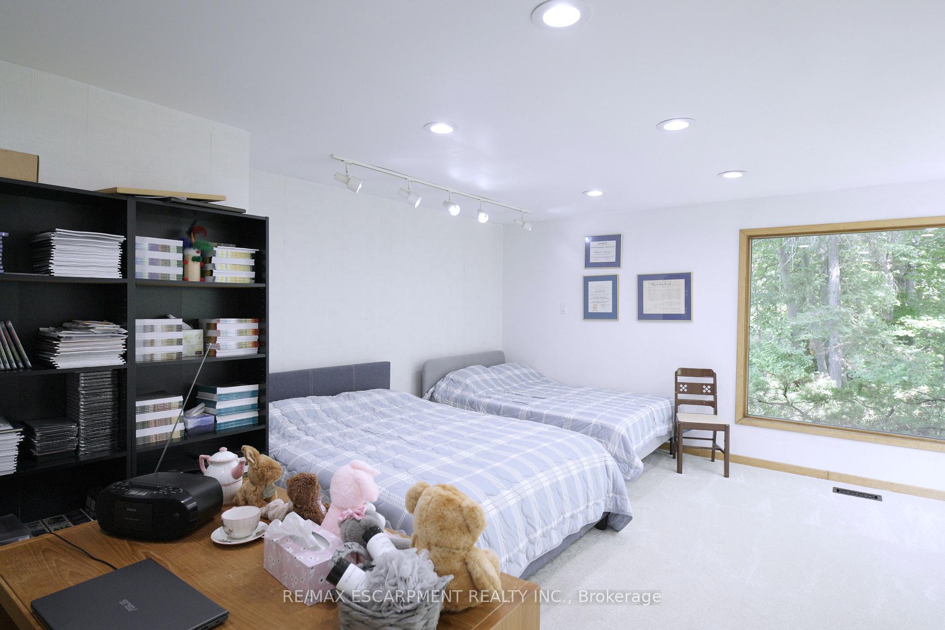 Photo 18 of 560 Crane Court, Burlington, Grindstone — HOMEH