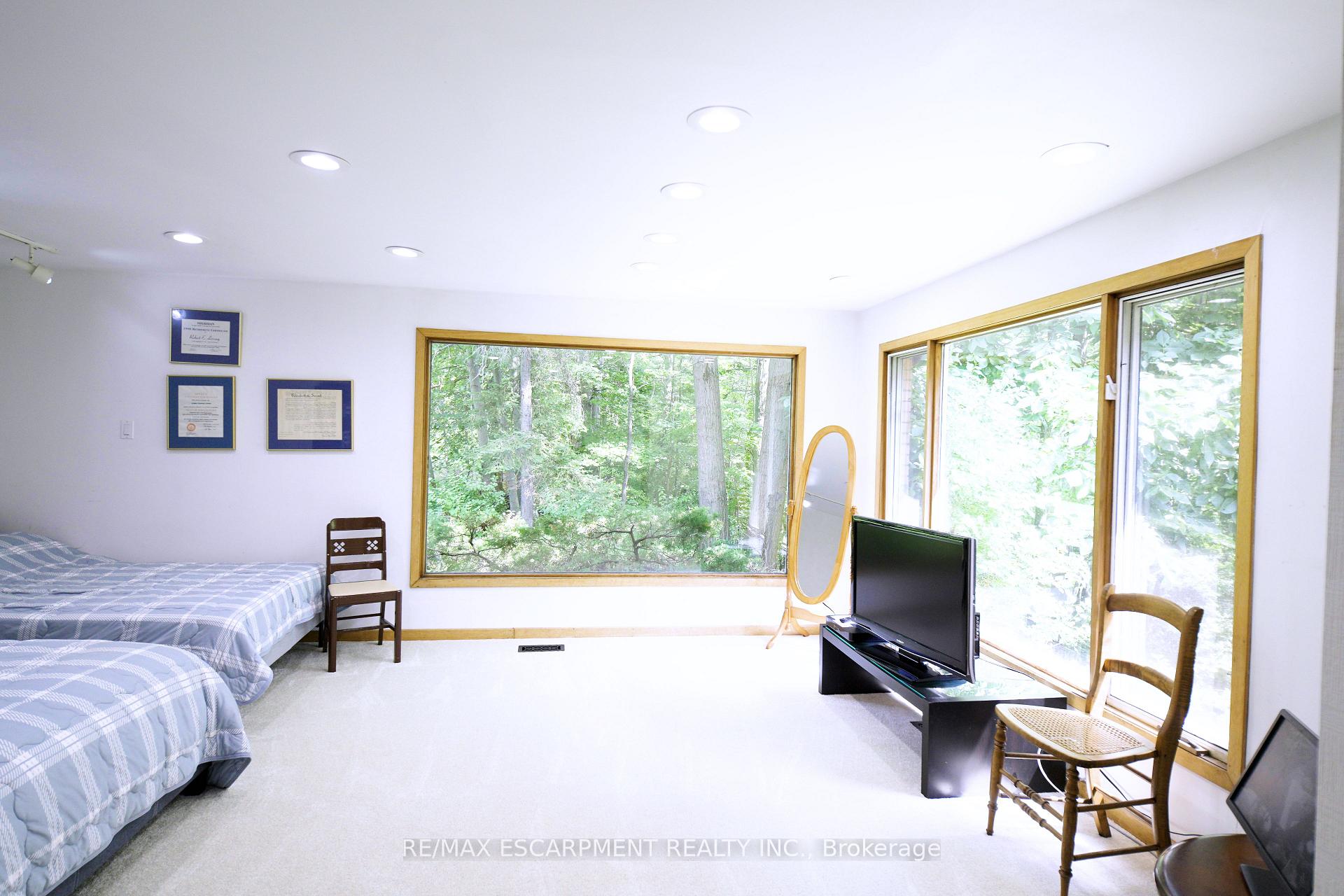 Photo 19 of 560 Crane Court, Burlington, Grindstone — HOMEH