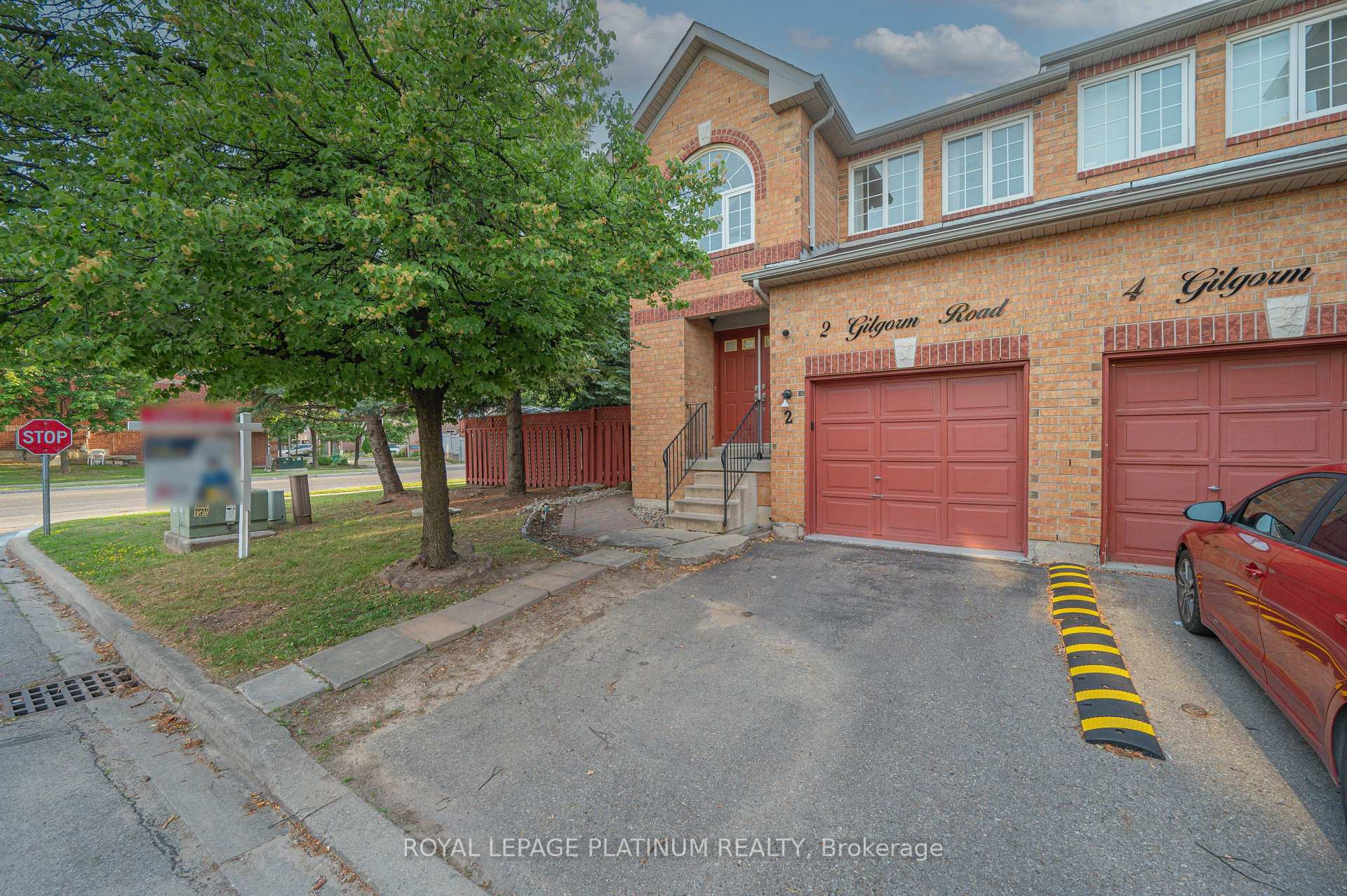 Photo 3 of 2 Gilgorm Road, Brampton, Brampton West — HOMEH
