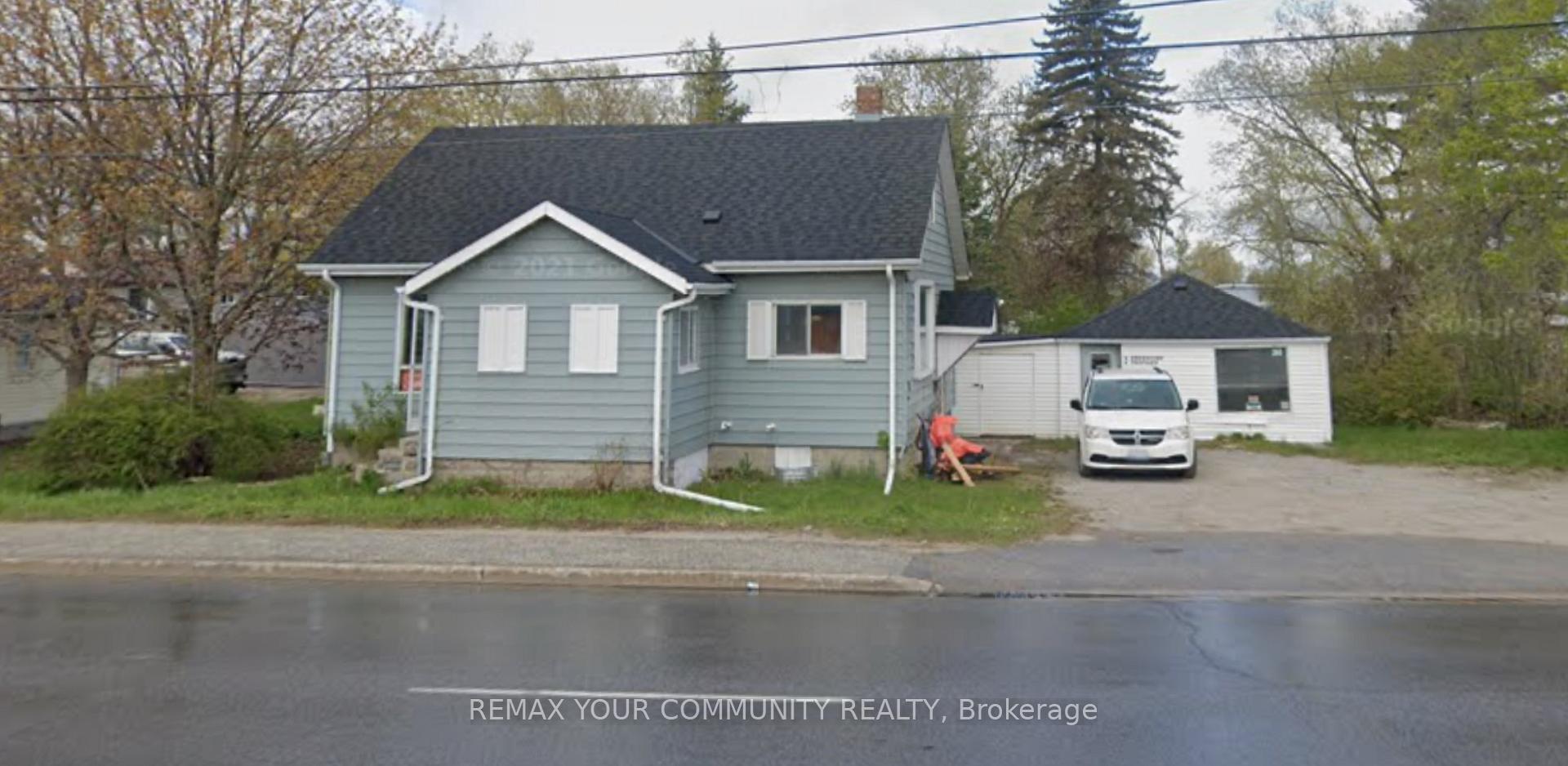 Photo of 260 The Queensway Road S
