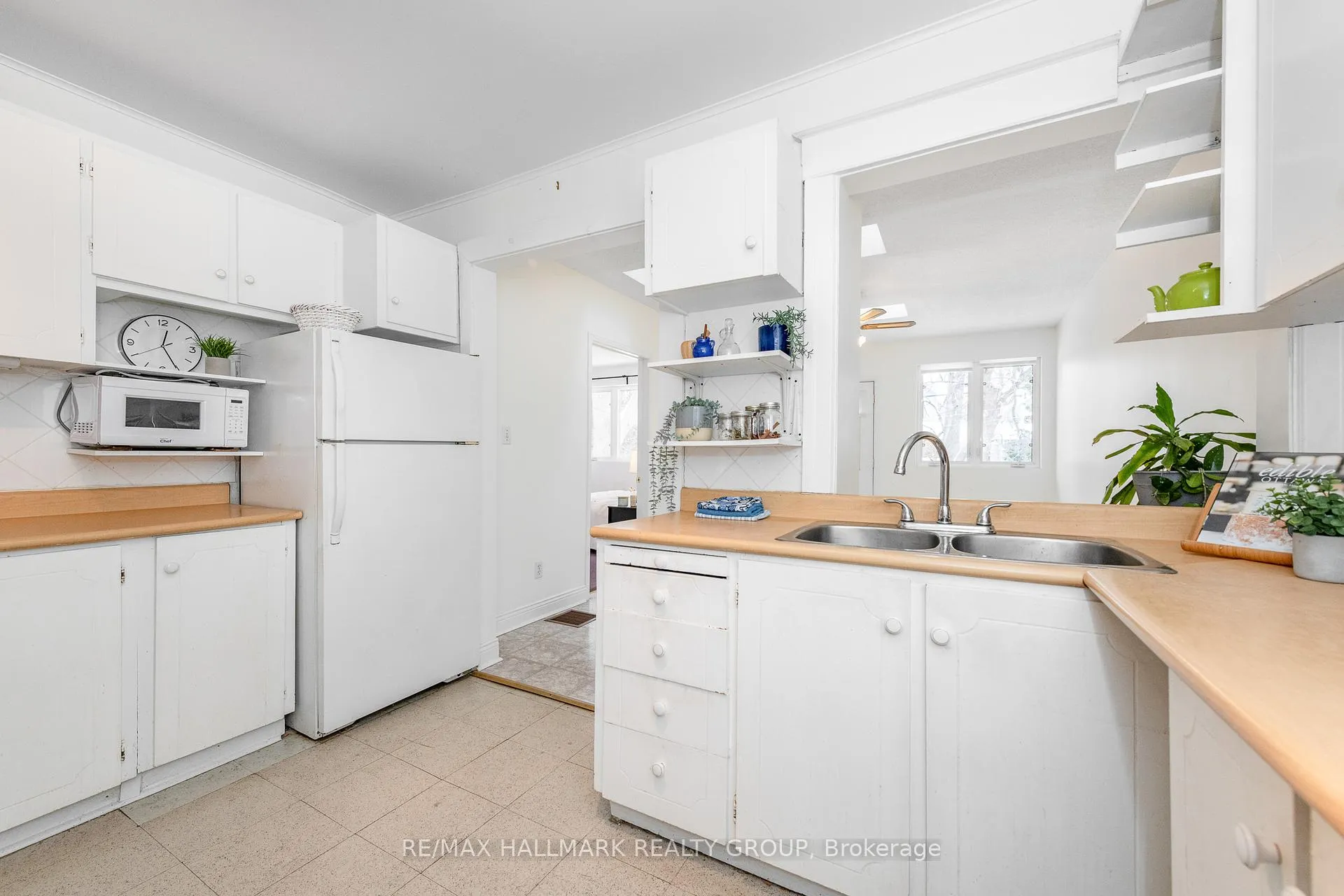 Photo 16 of 55 Smirle Avenue, Ottawa, Ottawa West — HOMEH