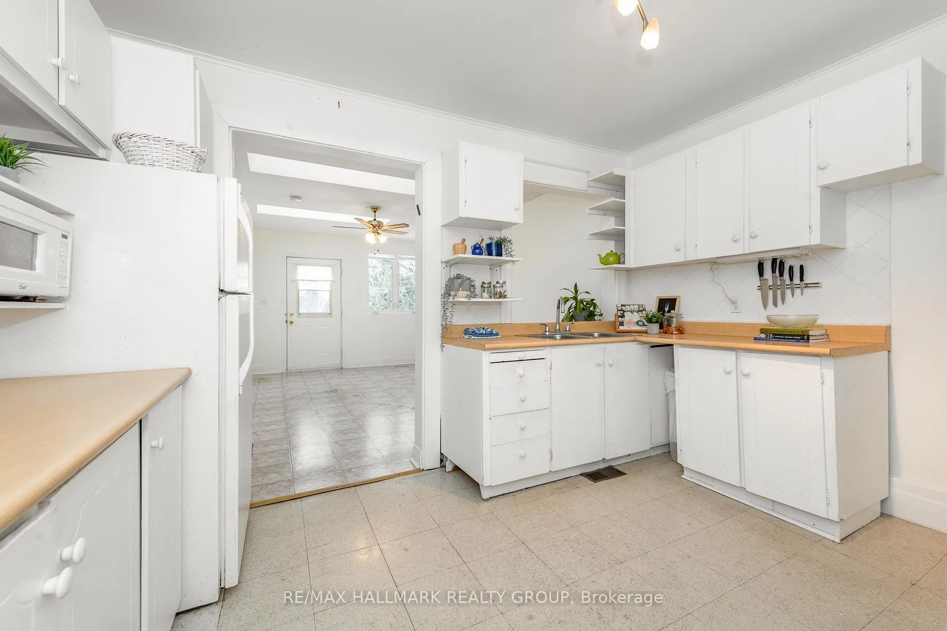 Photo 18 of 55 Smirle Avenue, Ottawa, Ottawa West — HOMEH