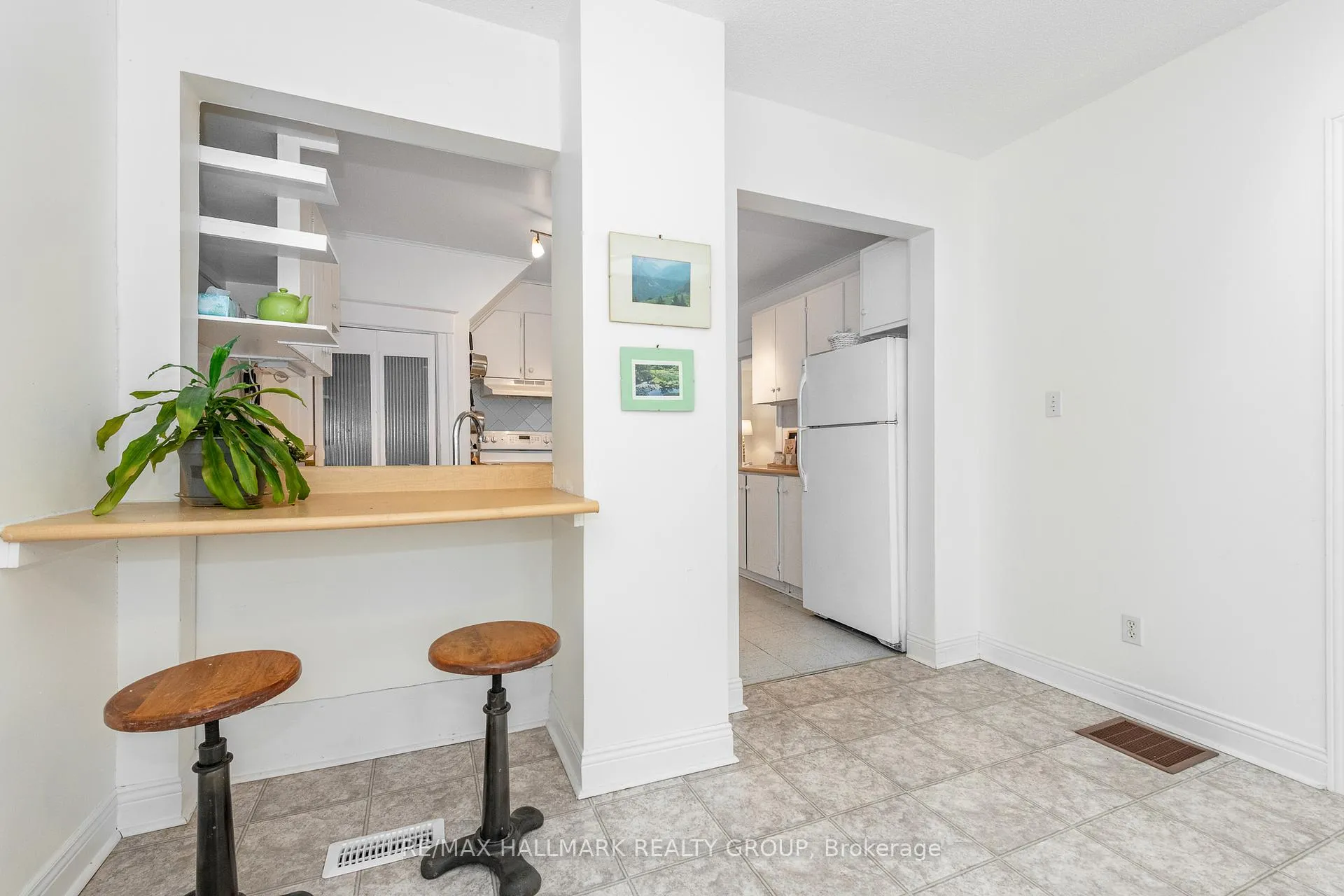 Photo 20 of 55 Smirle Avenue, Ottawa, Ottawa West — HOMEH
