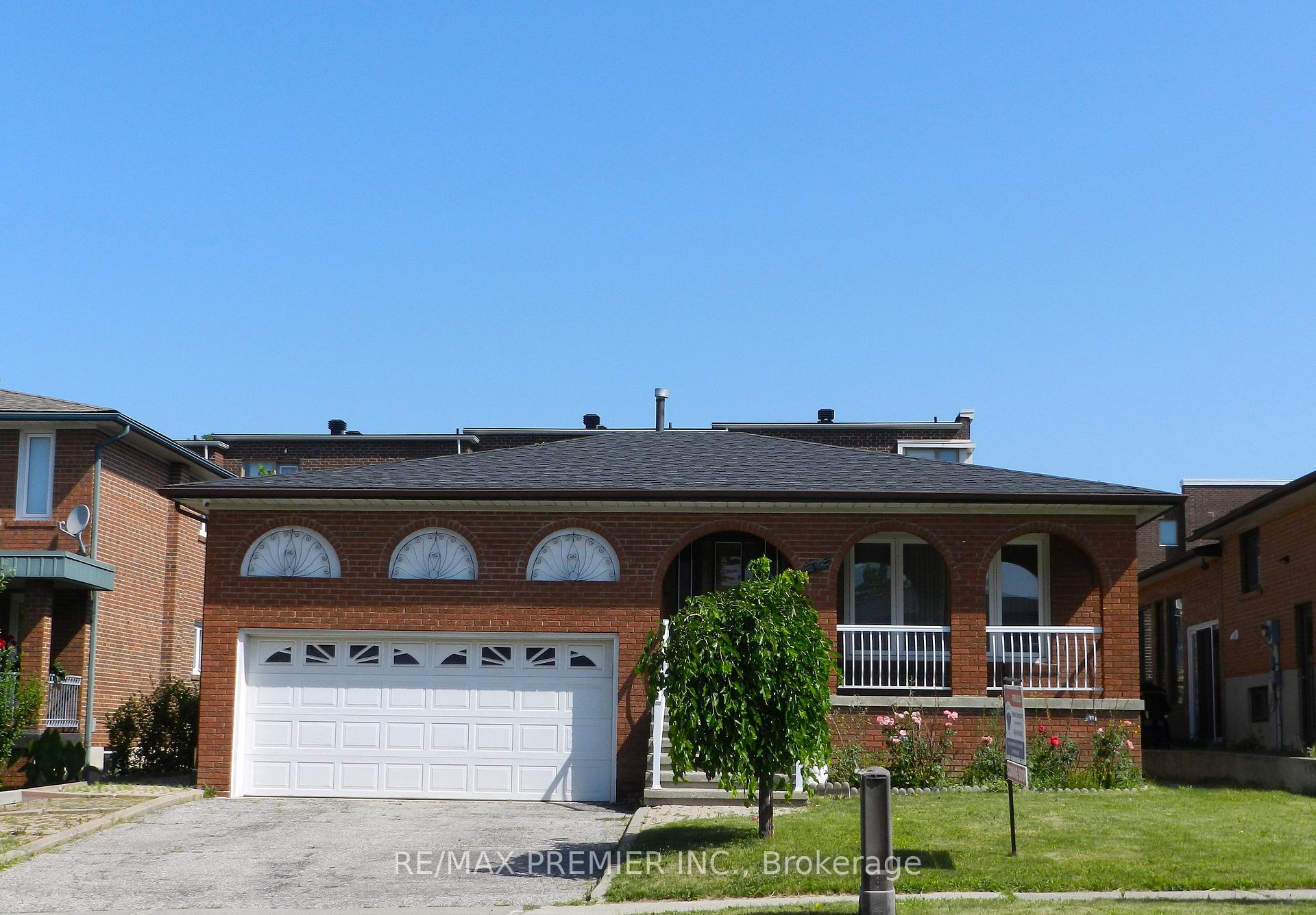 Photo 1 of 36 Willis Road, Vaughan, East Woodbridge — HOMEH