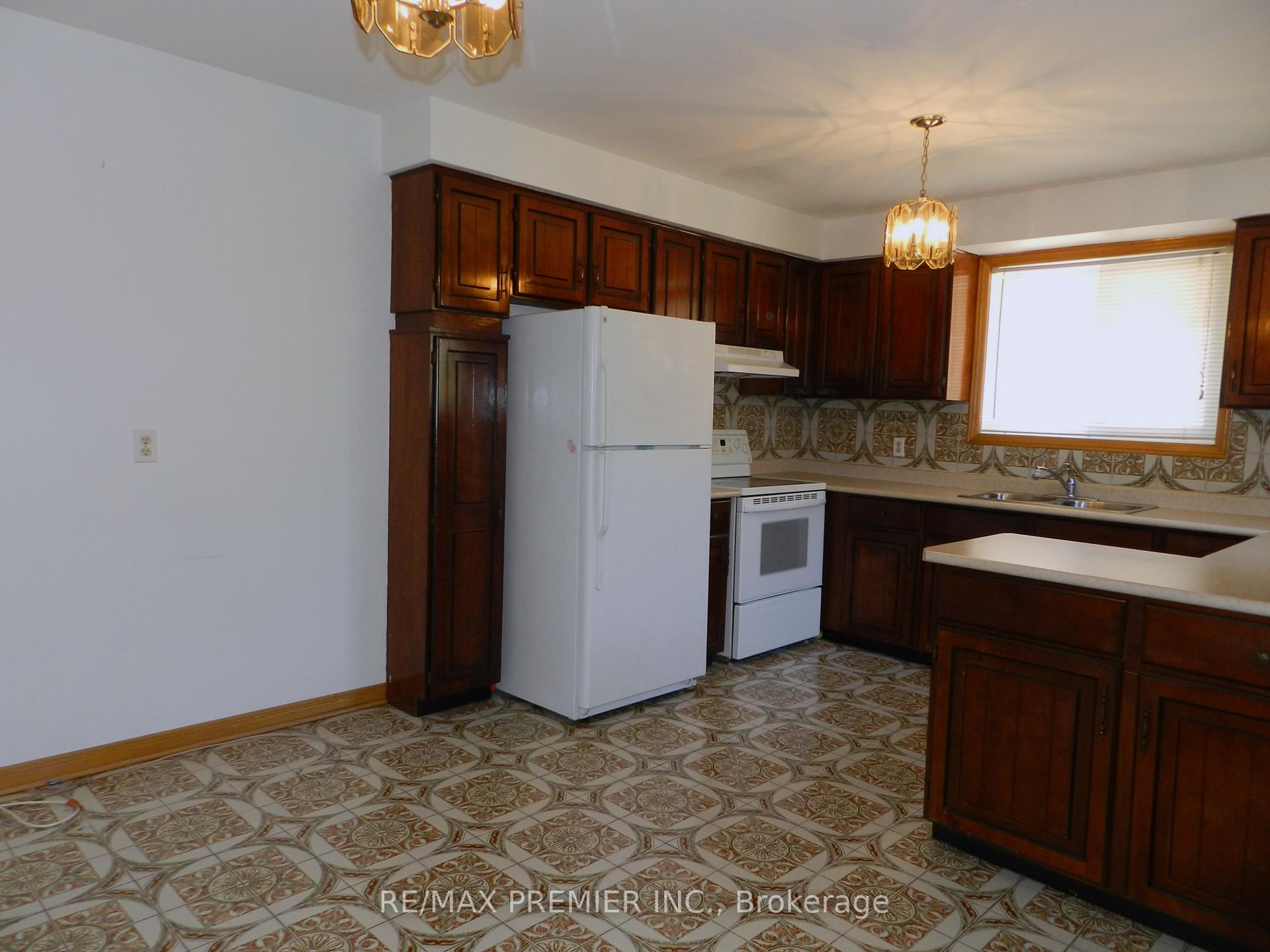 Photo 5 of 36 Willis Road, Vaughan, East Woodbridge — HOMEH