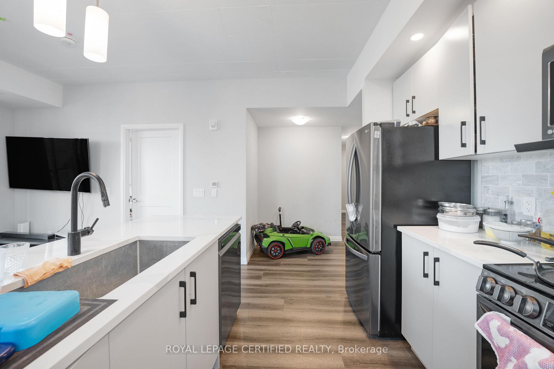 Photo 5 of Unit 1502, 108 Garment Street, Kitchener, City Commercial Core — HOMEH