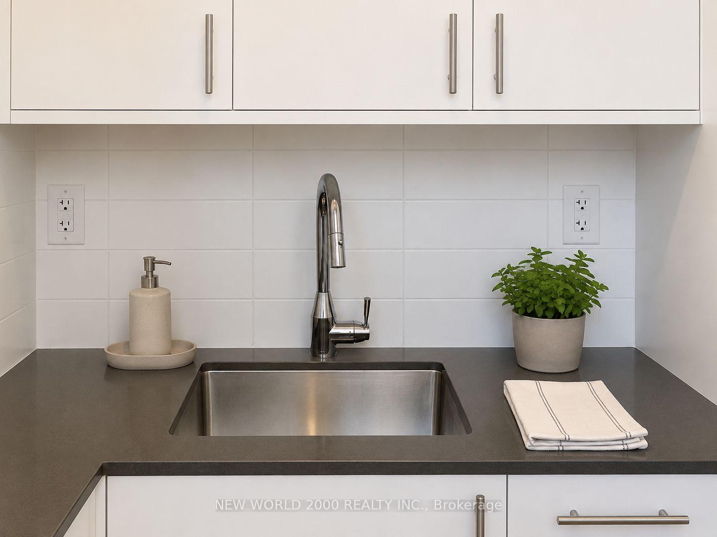 Photo 2 of Unit 307, 88 Bernard Avenue, Toronto, The Annex — HOMEH
