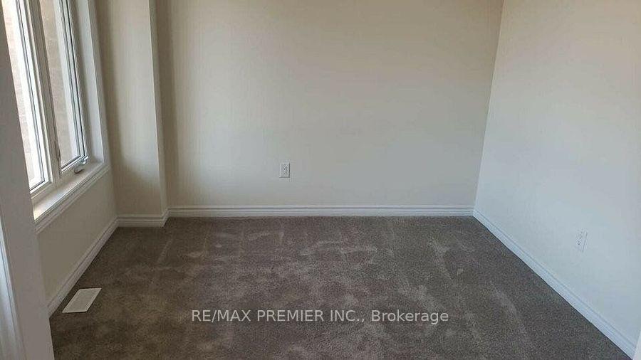 Photo 5 of 7784 Tupelo Crescent, Niagara Falls, Brown — HOMEH
