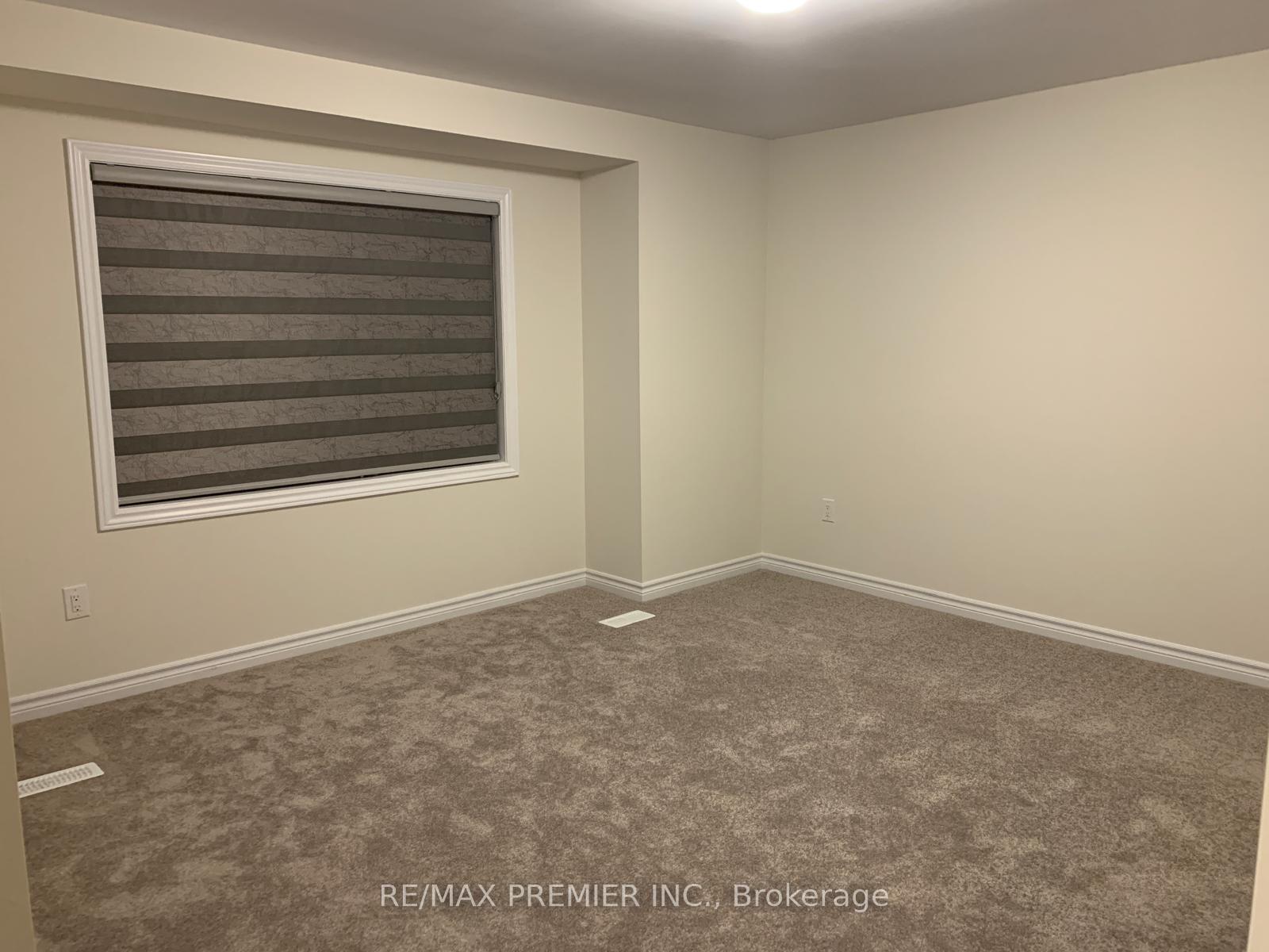 Photo 8 of 7784 Tupelo Crescent, Niagara Falls, Brown — HOMEH