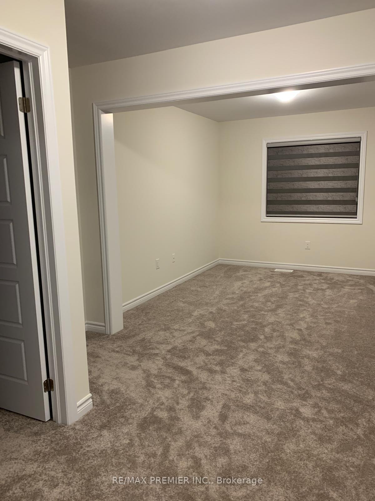 Photo 11 of 7784 Tupelo Crescent, Niagara Falls, Brown — HOMEH