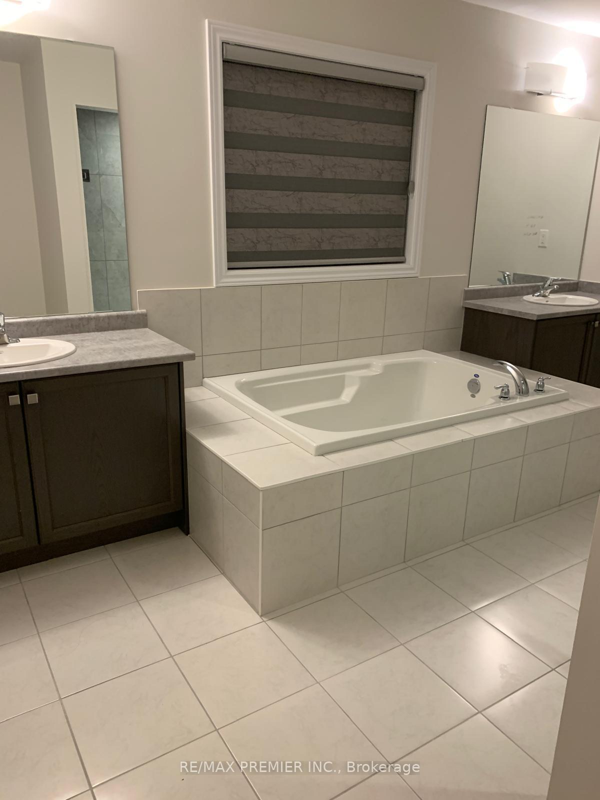 Photo 15 of 7784 Tupelo Crescent, Niagara Falls, Brown — HOMEH