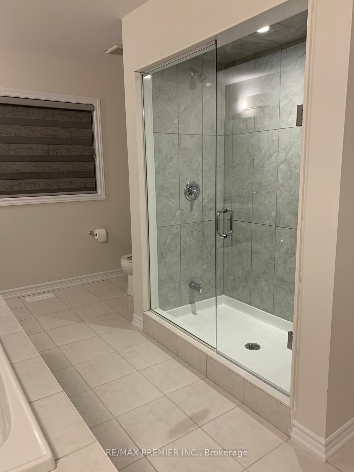 Photo 16 of 7784 Tupelo Crescent, Niagara Falls, Brown — HOMEH