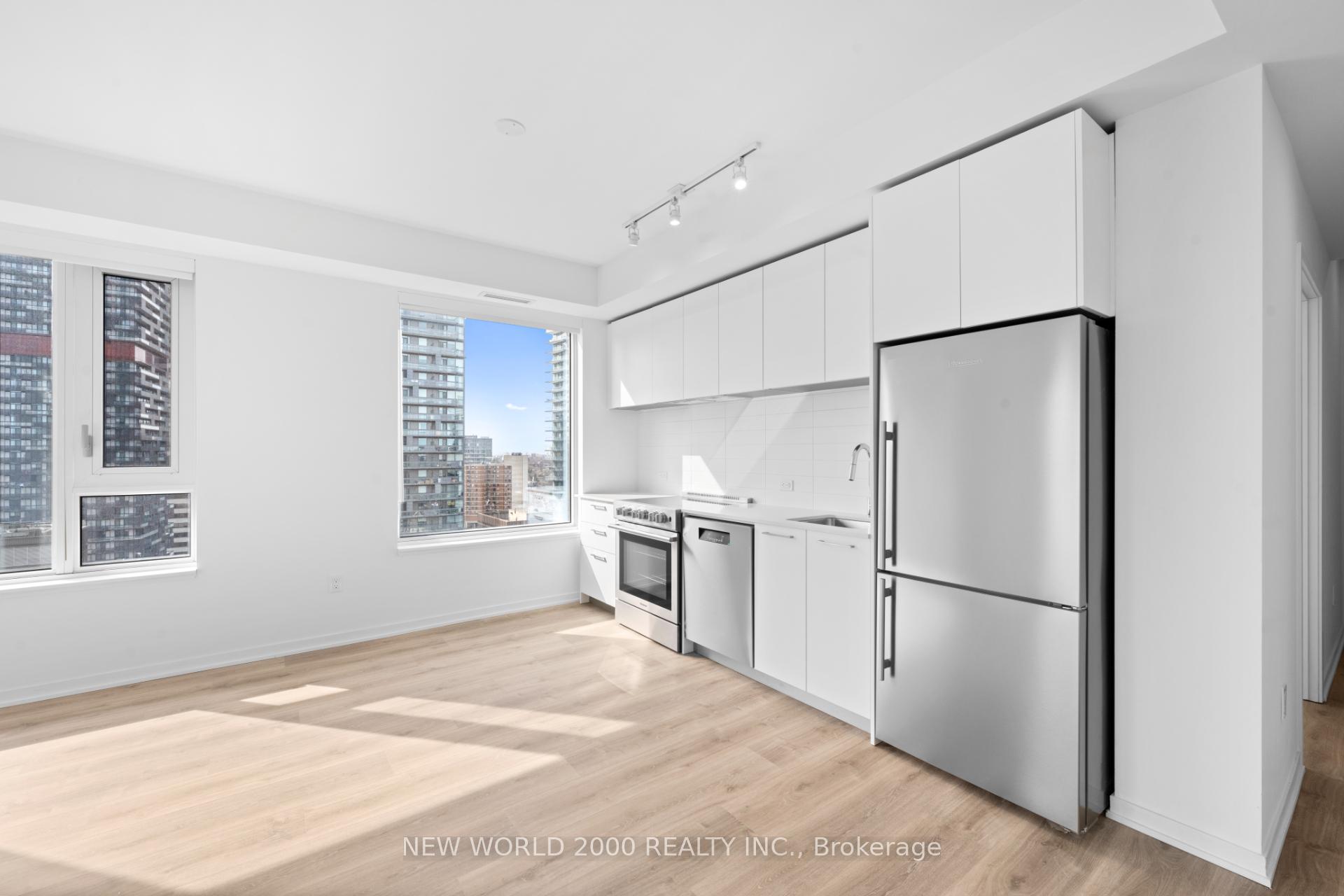 Photo 4 of Unit 1509, 101 Roehampton Avenue, Toronto, Mount Pleasant West — HOMEH