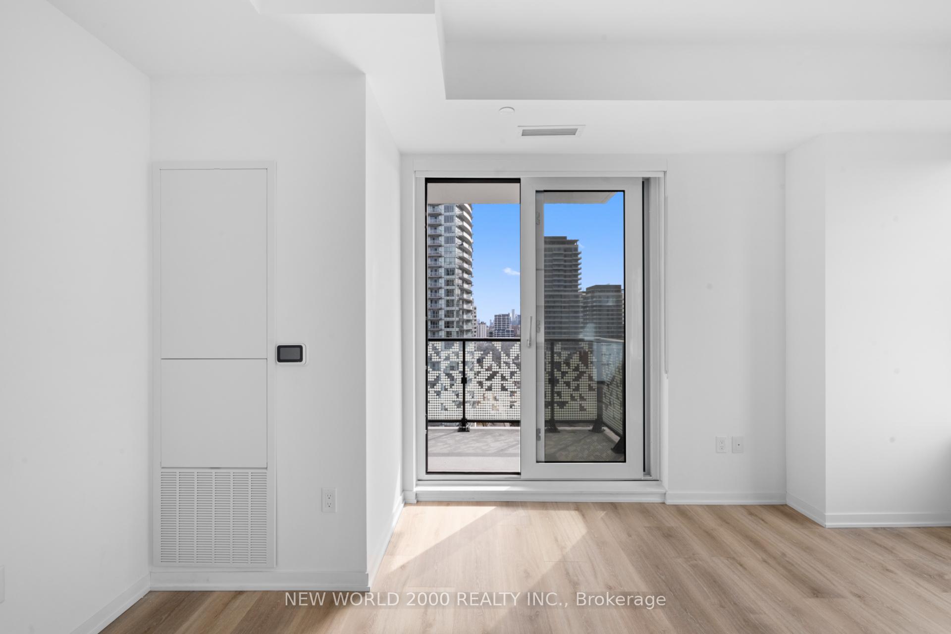 Photo 8 of Unit 1509, 101 Roehampton Avenue, Toronto, Mount Pleasant West — HOMEH