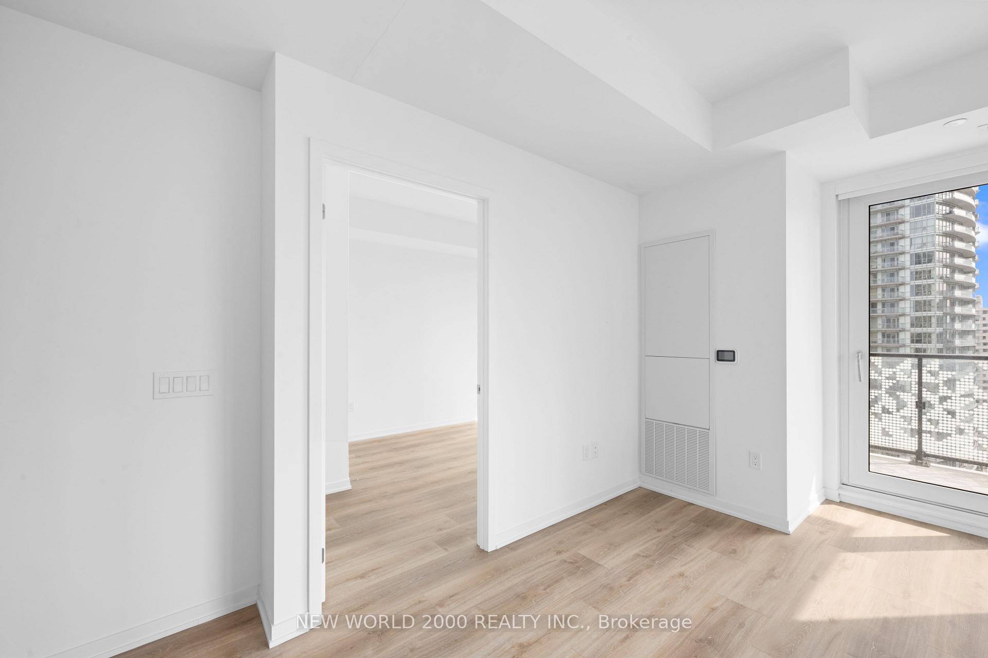 Photo 9 of Unit 1509, 101 Roehampton Avenue, Toronto, Mount Pleasant West — HOMEH