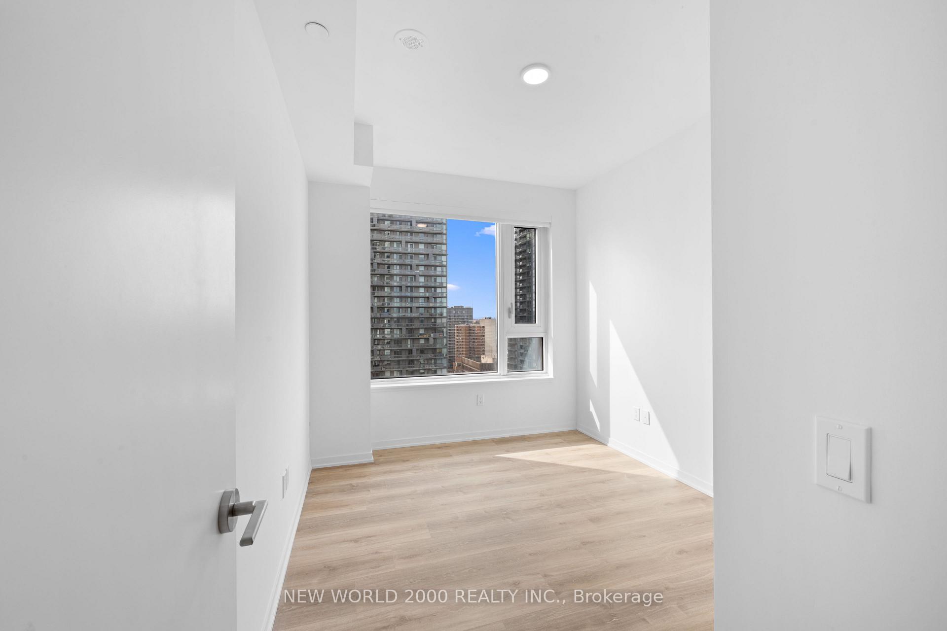 Photo 16 of Unit 1509, 101 Roehampton Avenue, Toronto, Mount Pleasant West — HOMEH