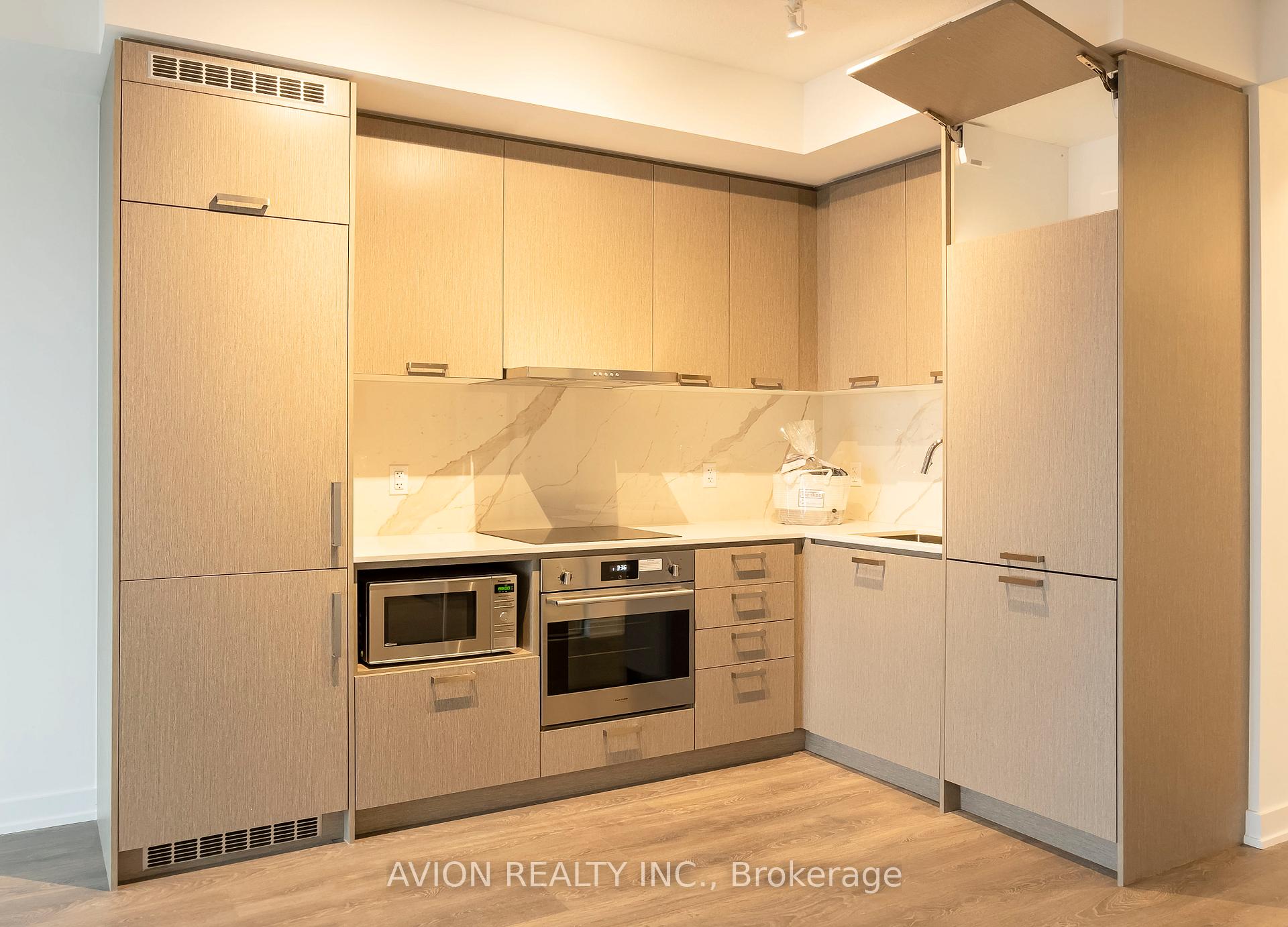 Photo 11 of Unit 1716, 10 Honeycrisp Cres, Vaughan, Vaughan Corporate Centre — HOMEH
