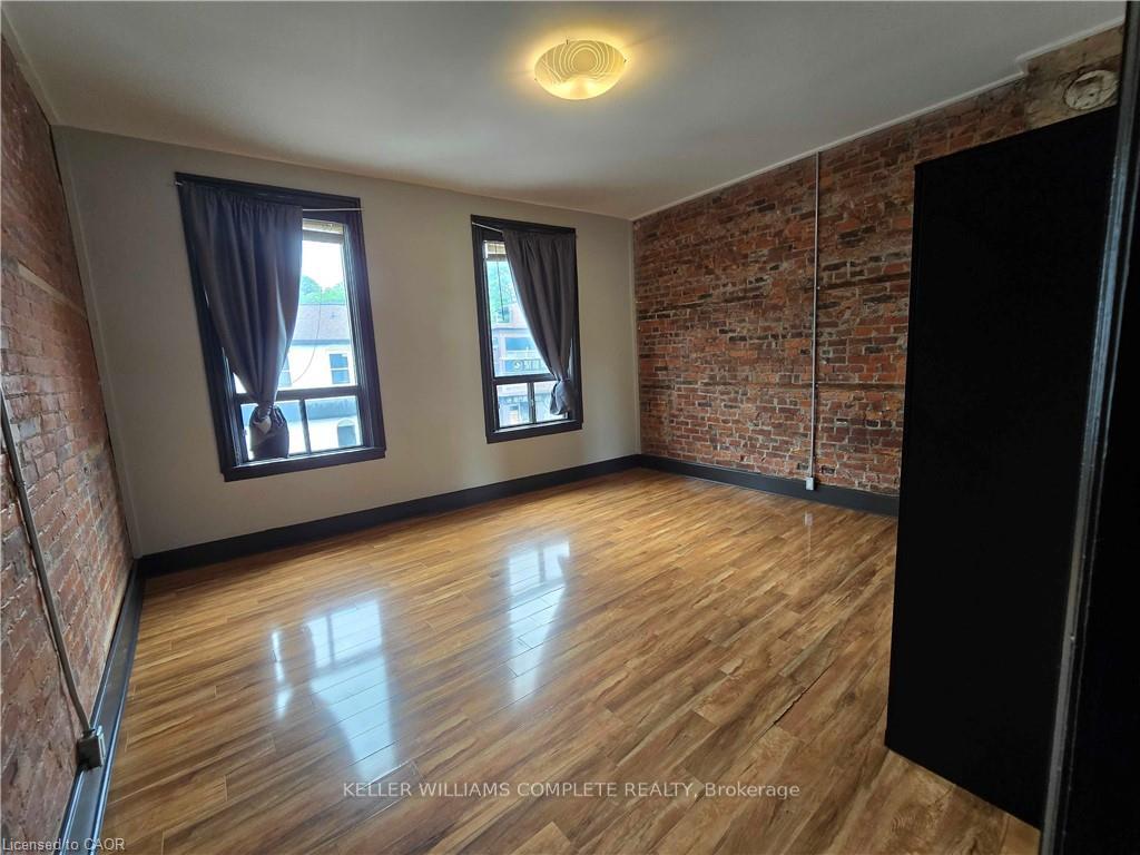 Photo 9 of Unit B, 473 King Street, Hamilton, Strathcona — HOMEH