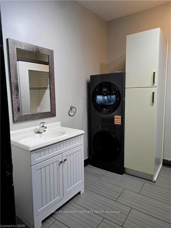 Photo 14 of Unit B, 473 King Street, Hamilton, Strathcona — HOMEH