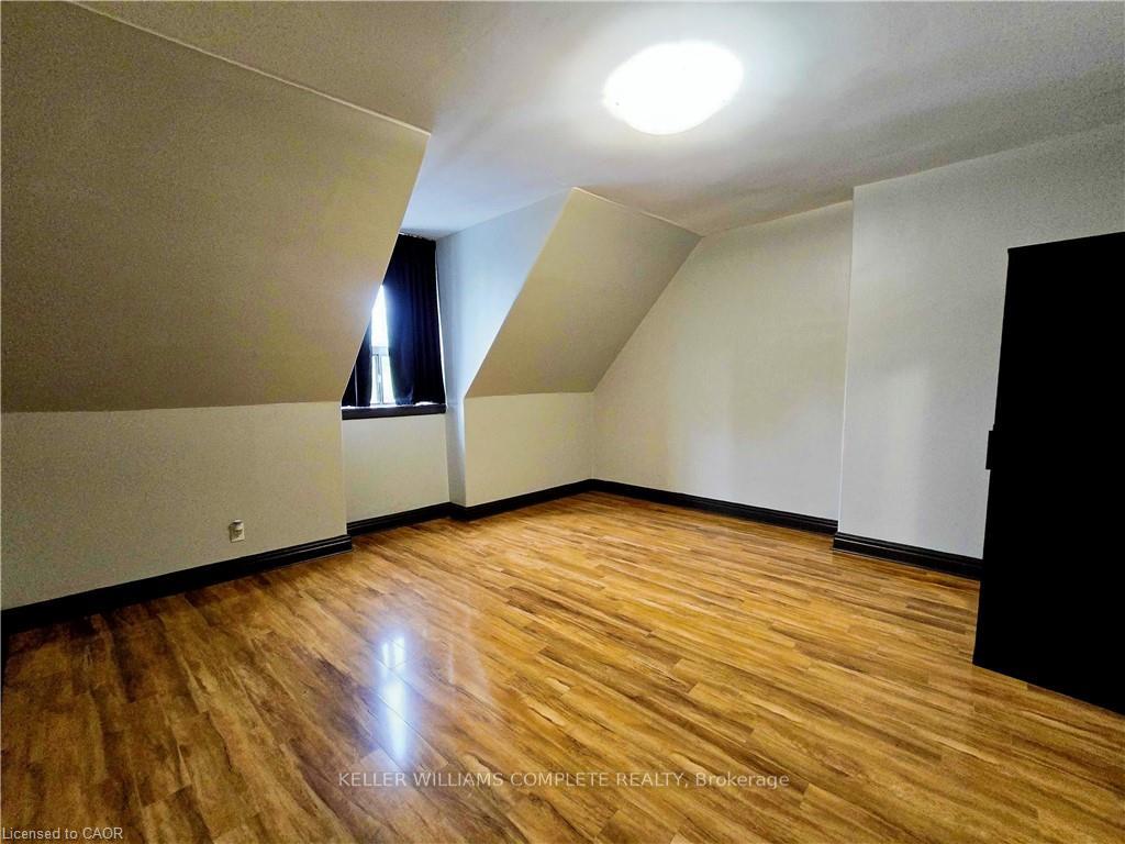 Photo 17 of Unit B, 473 King Street, Hamilton, Strathcona — HOMEH