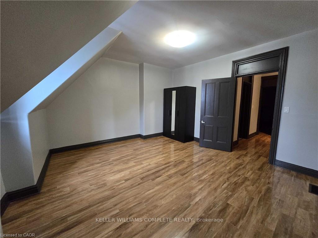 Photo 18 of Unit B, 473 King Street, Hamilton, Strathcona — HOMEH