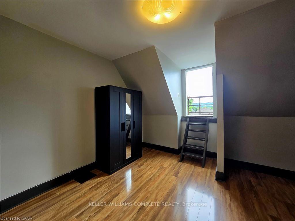Photo 21 of Unit B, 473 King Street, Hamilton, Strathcona — HOMEH