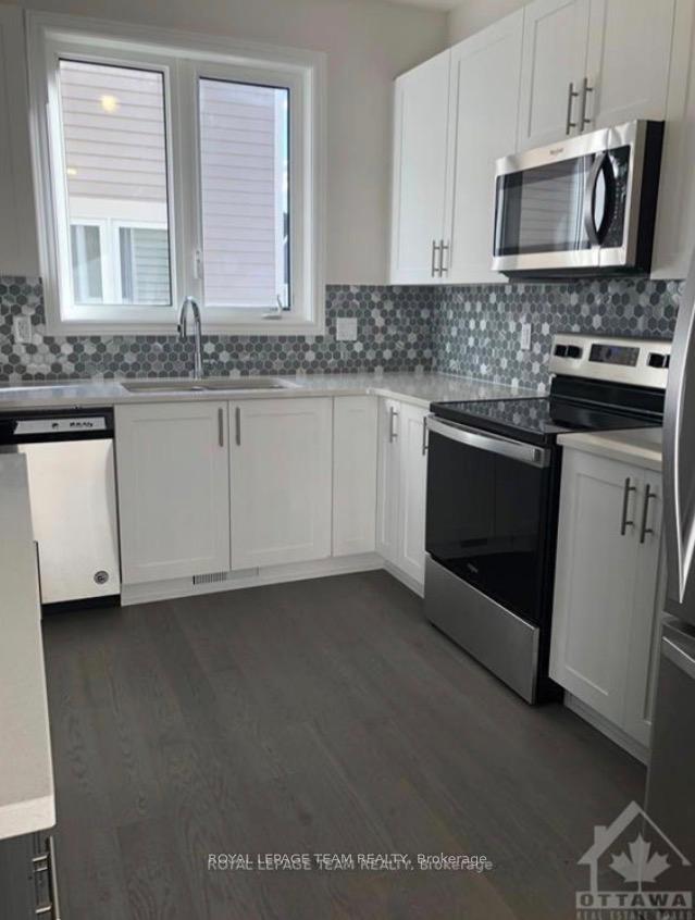 Photo 3 of 514 Loury Row, Ottawa, Chapel Hill South - Orleans Village — HOMEH