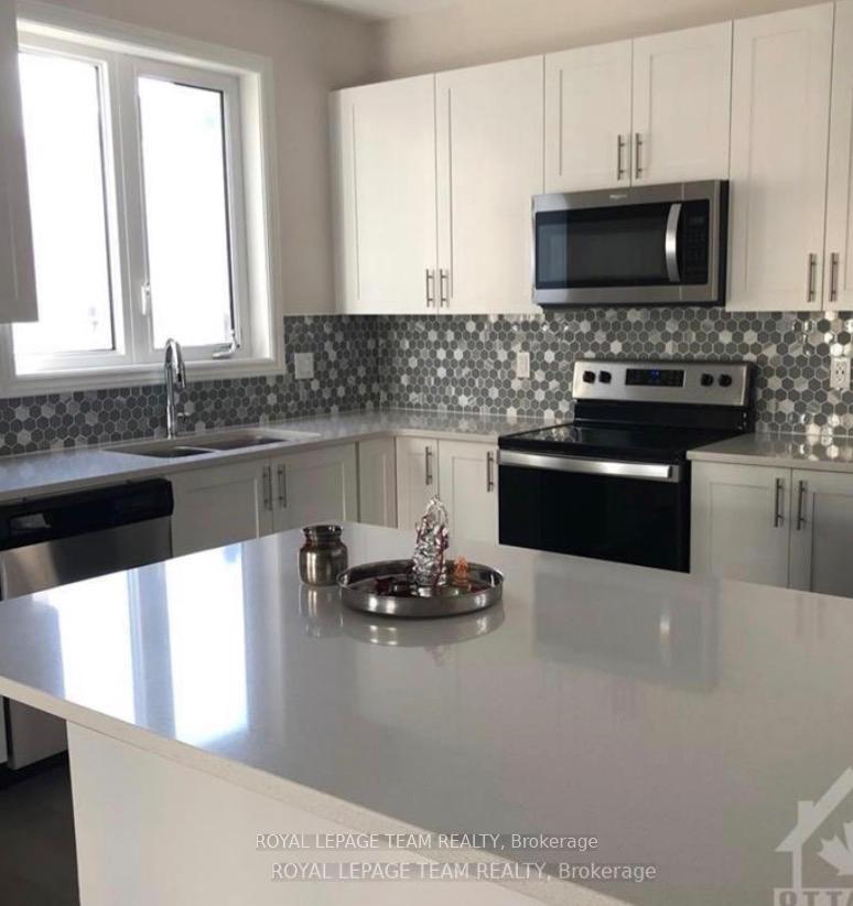 Photo 4 of 514 Loury Row, Ottawa, Chapel Hill South - Orleans Village — HOMEH