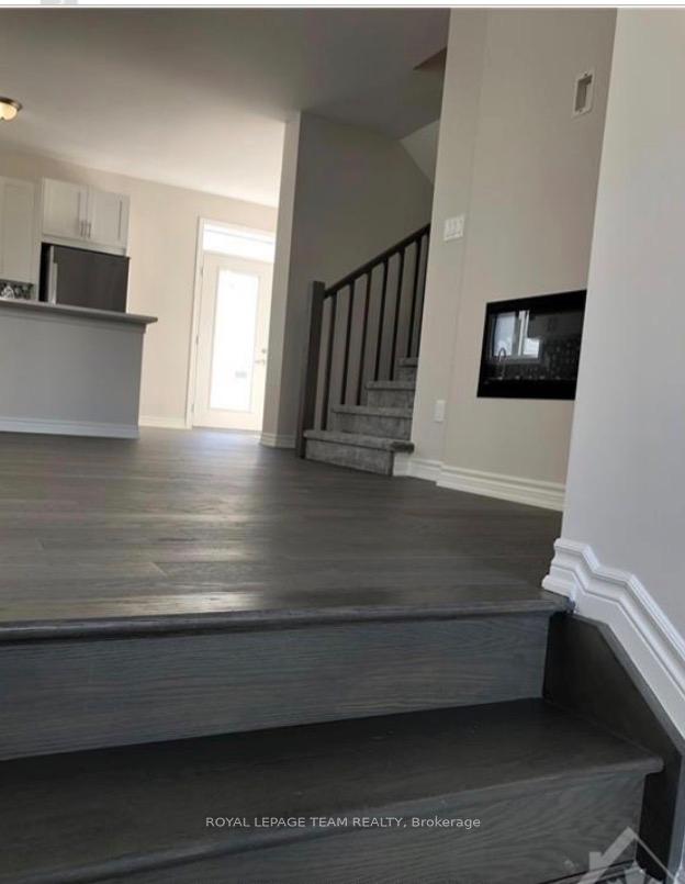 Photo 10 of 514 Loury Row, Ottawa, Chapel Hill South - Orleans Village — HOMEH