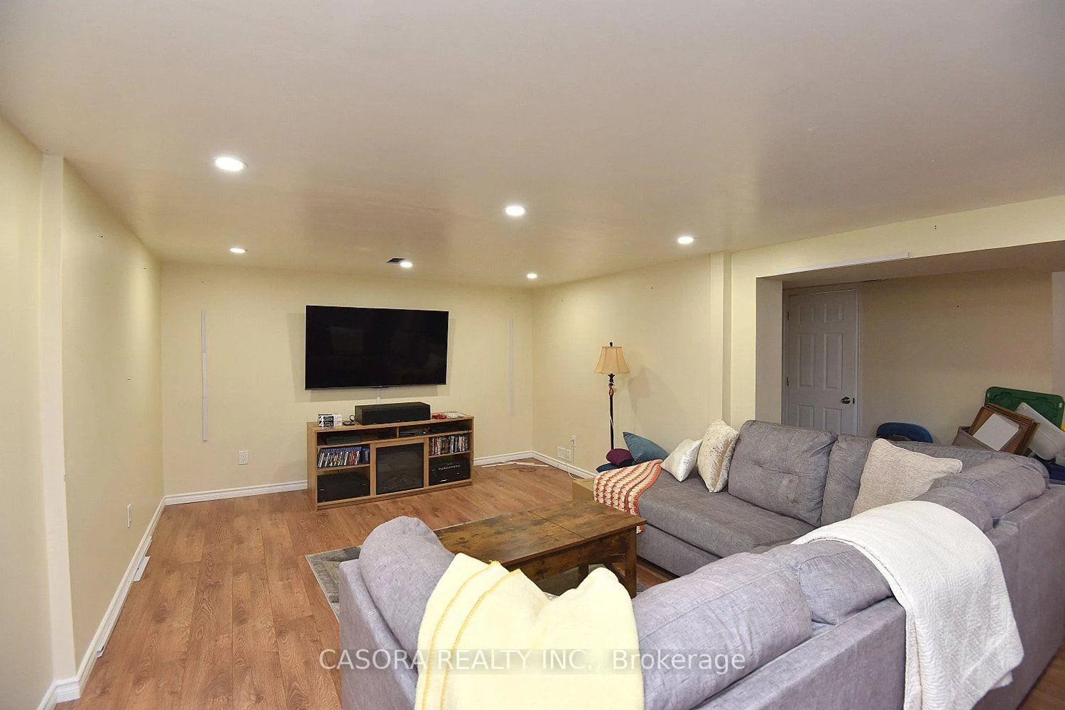 Photo 93 of 682 Mohawk Road W, Hamilton, Westcliffe — HOMEH