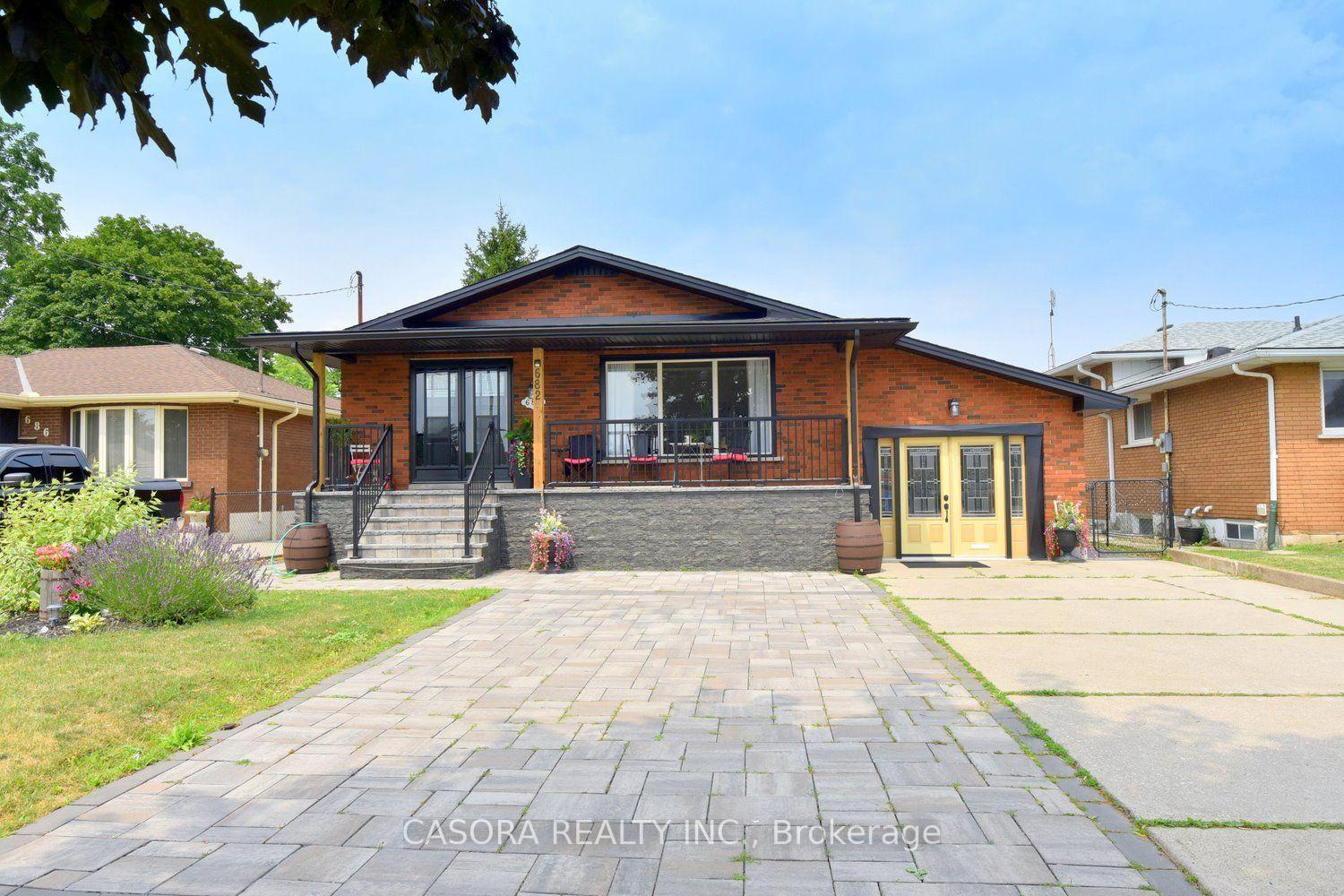 Photo 4 of 682 Mohawk Road W, Hamilton, Westcliffe — HOMEH