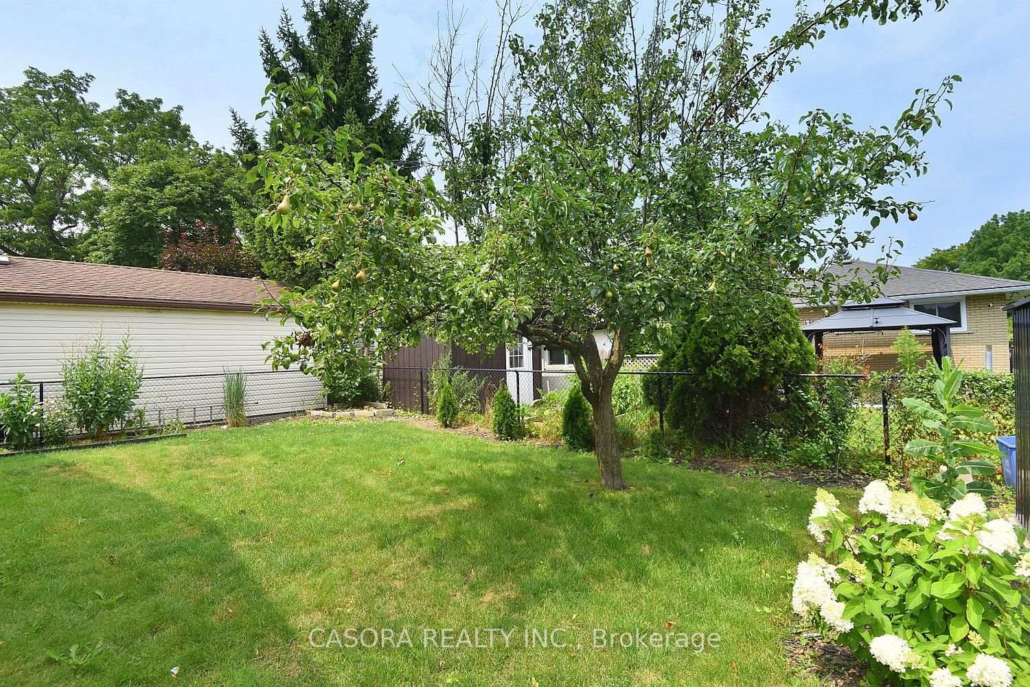 Photo 74 of 682 Mohawk Road W, Hamilton, Westcliffe — HOMEH