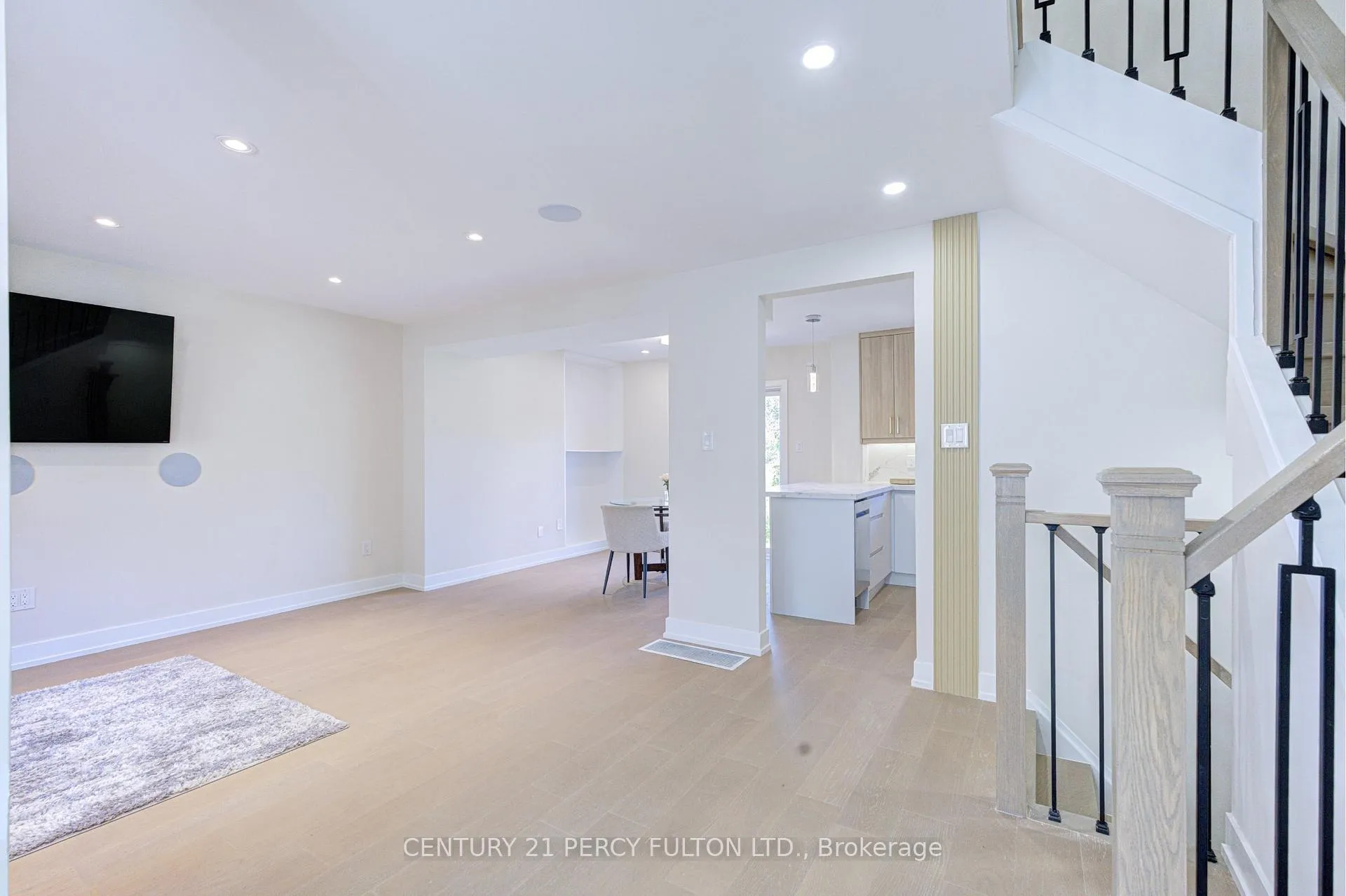 Photo 3 of 1611 Geta Circle, Pickering, Village East — HOMEH