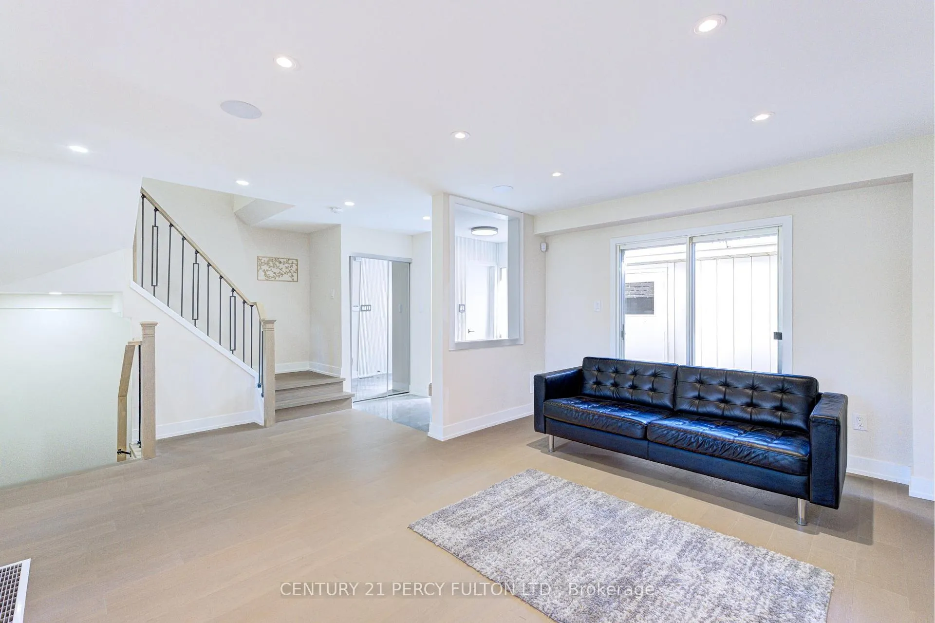 Photo 8 of 1611 Geta Circle, Pickering, Village East — HOMEH