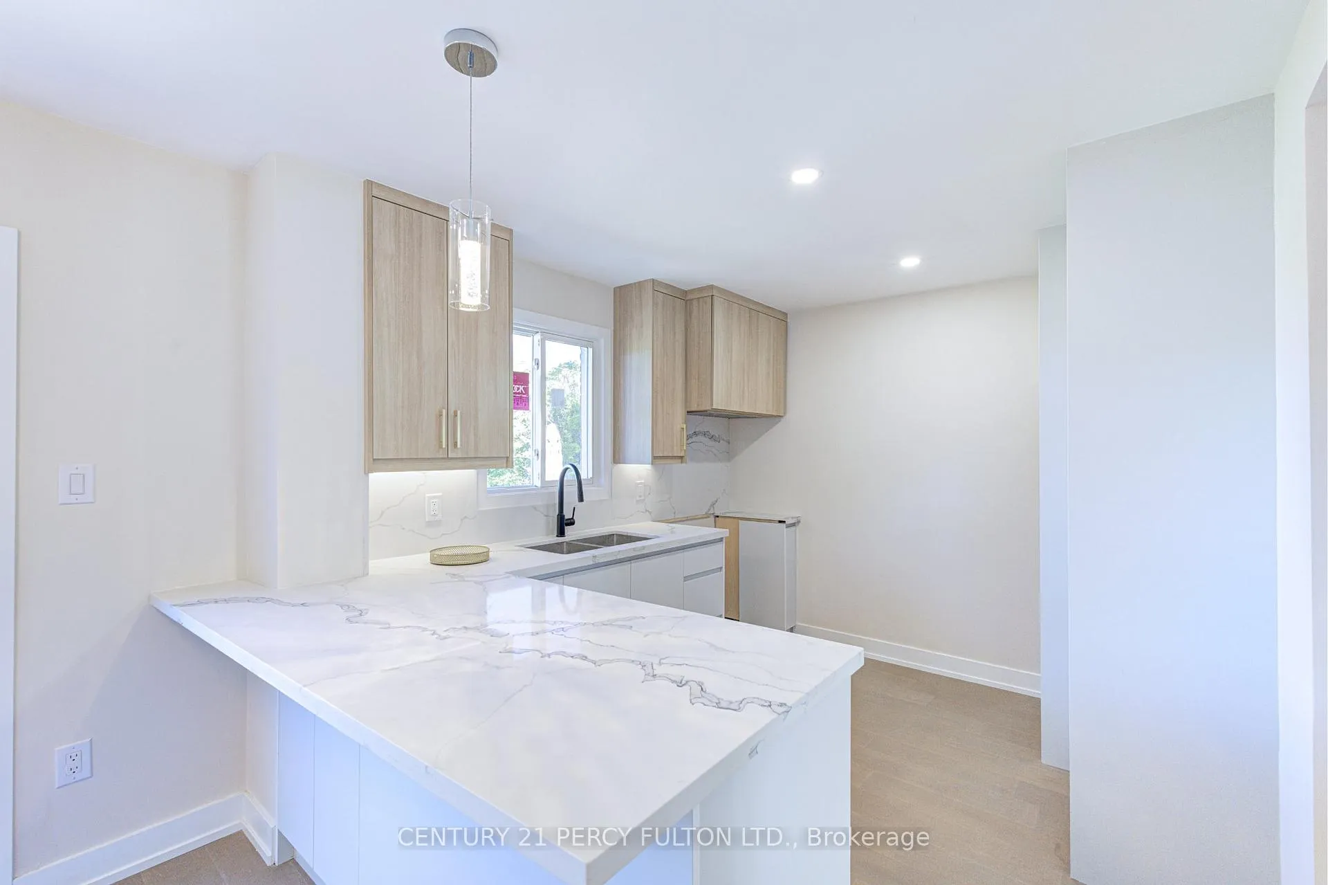 Photo 12 of 1611 Geta Circle, Pickering, Village East — HOMEH