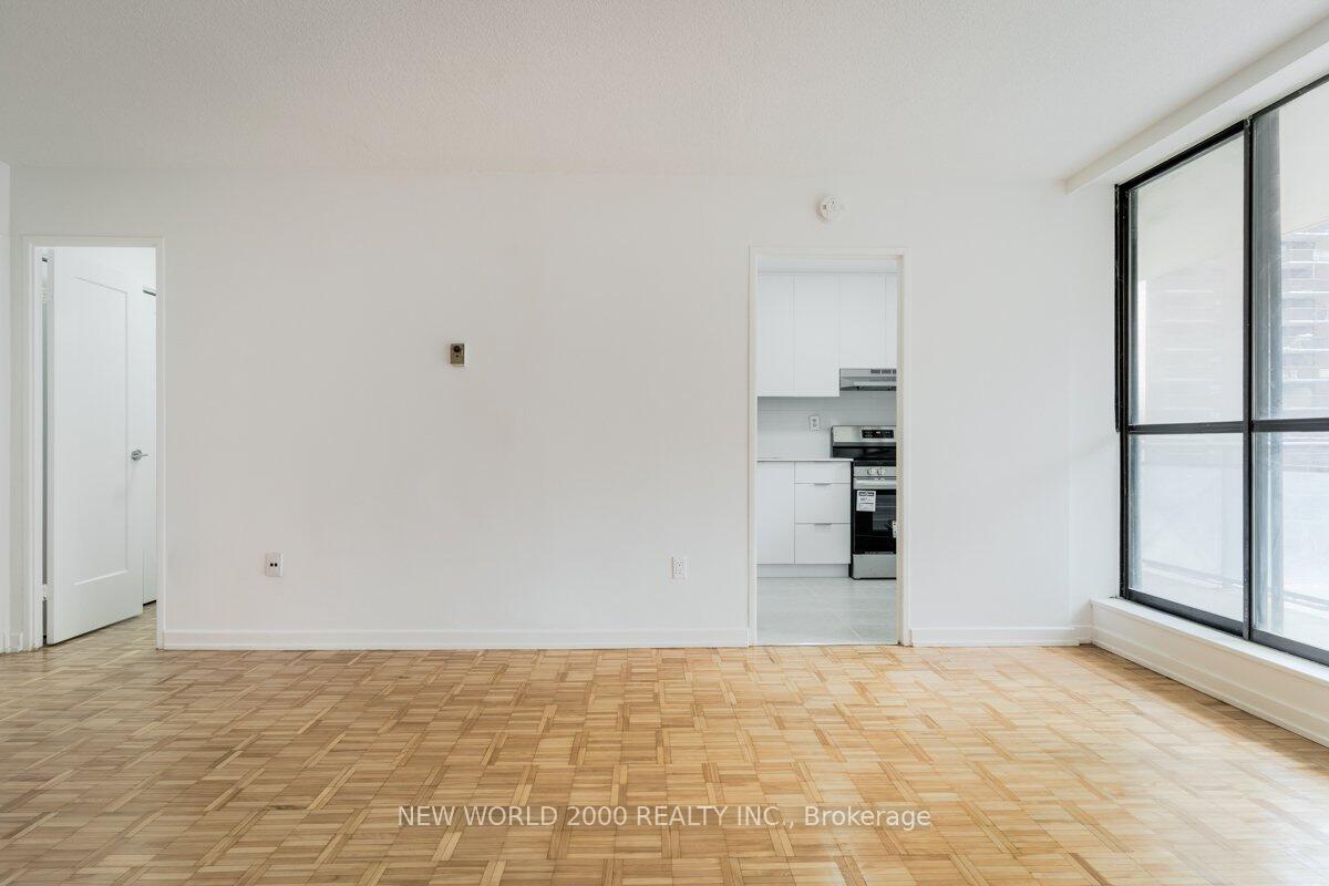 Photo 4 of Unit 1901, 101 Roehampton Avenue, Toronto, Mount Pleasant West — HOMEH