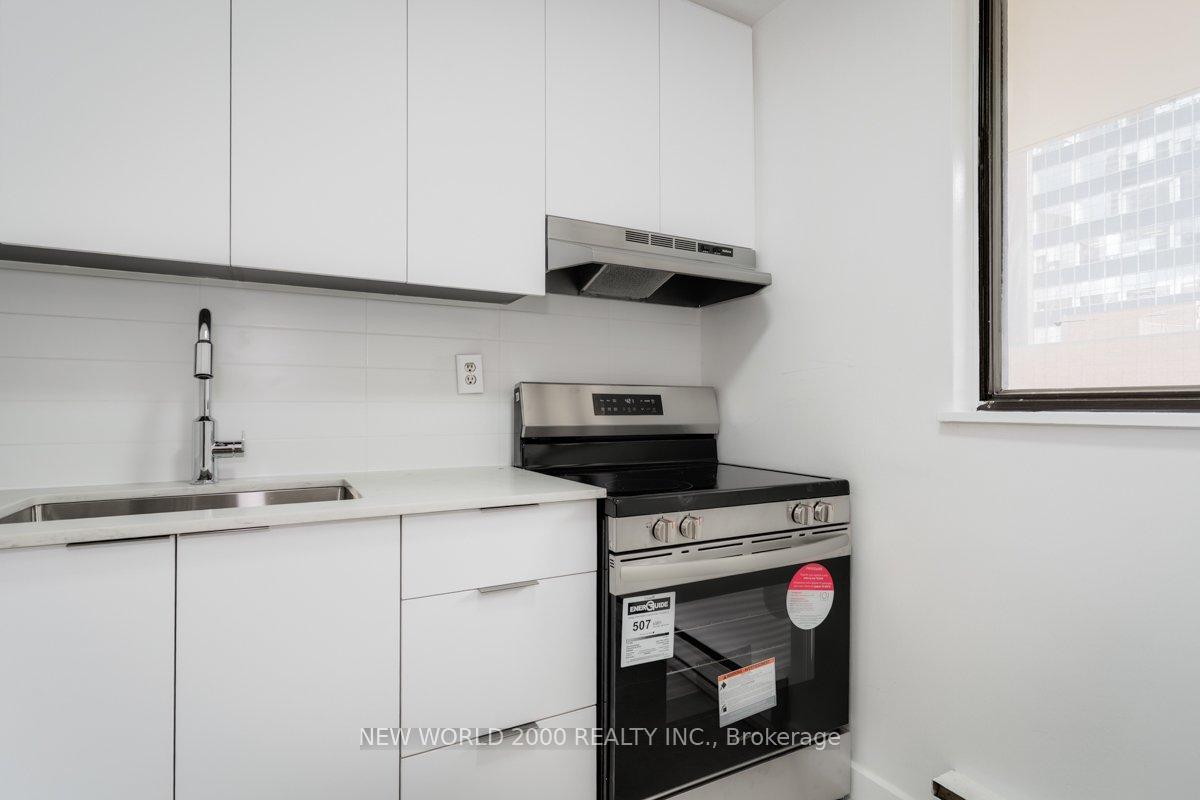Photo 7 of Unit 1901, 101 Roehampton Avenue, Toronto, Mount Pleasant West — HOMEH