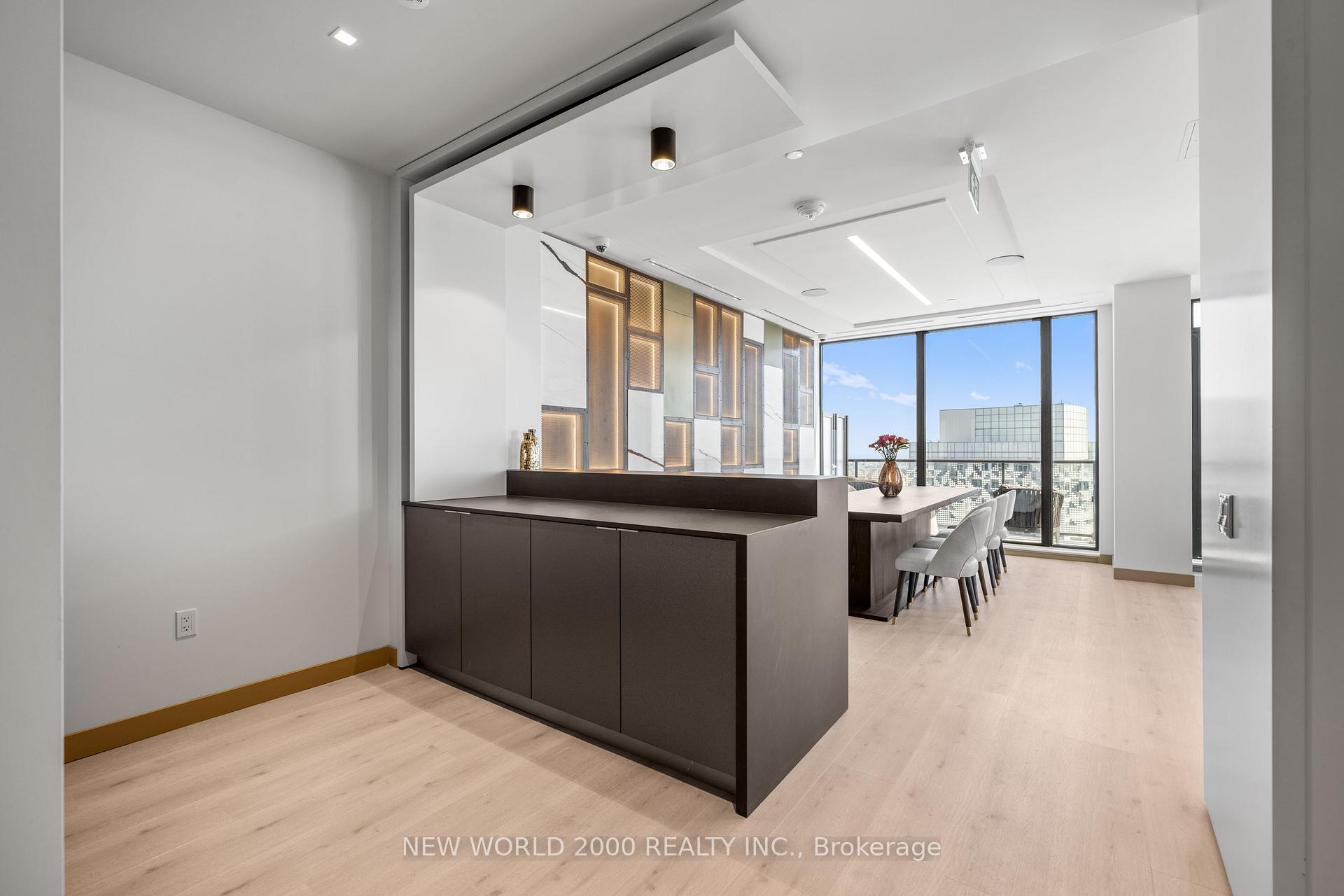Photo 12 of Unit 1901, 101 Roehampton Avenue, Toronto, Mount Pleasant West — HOMEH