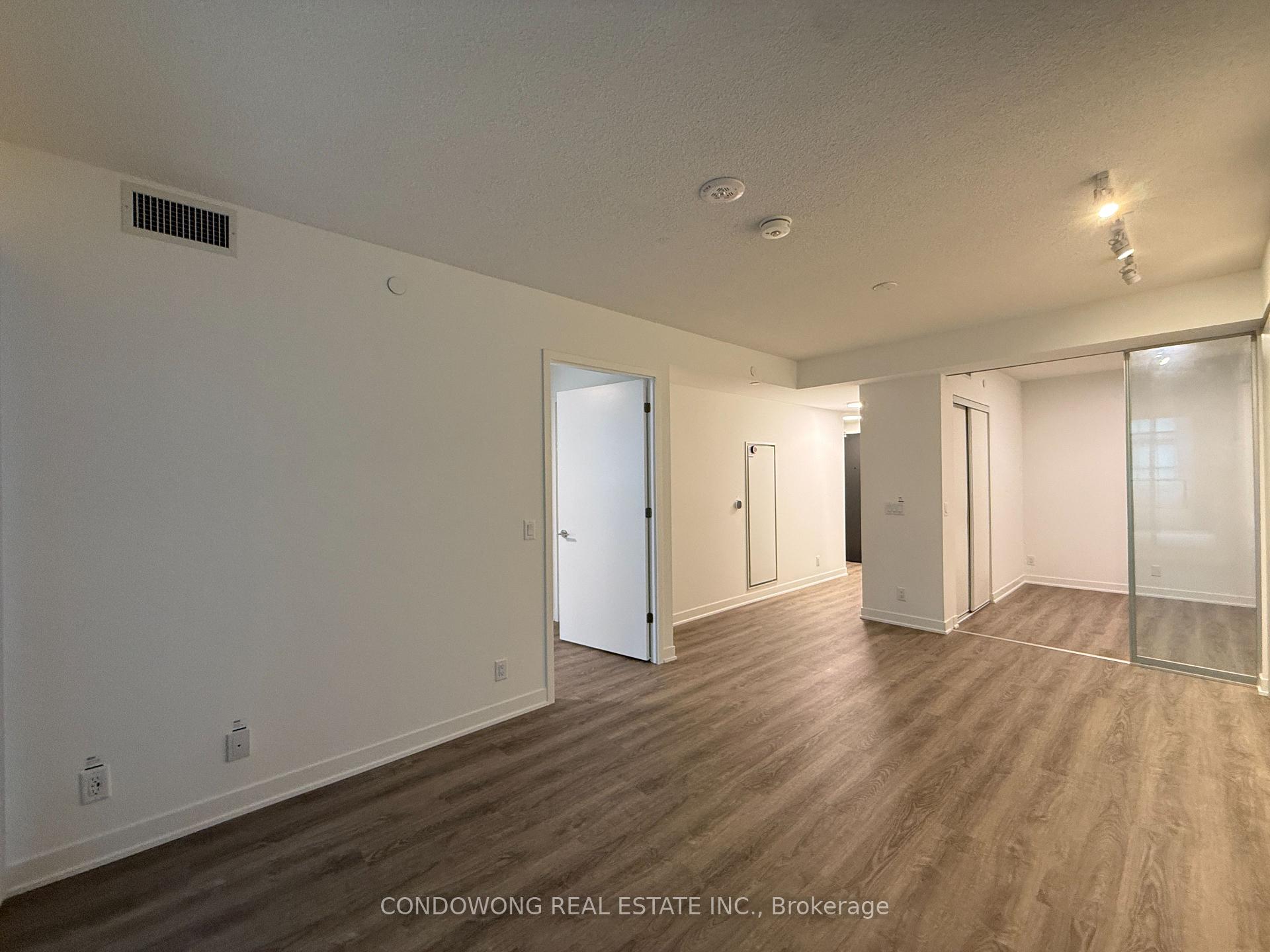 Photo 5 of Unit 807, 180 Front Street E, Toronto, Moss Park — HOMEH