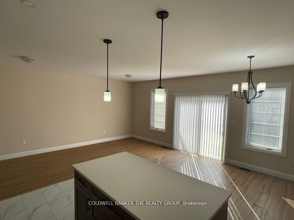 Photo 4 of Unit 402, 360 Quarter Town Line, Tillsonburg — HOMEH