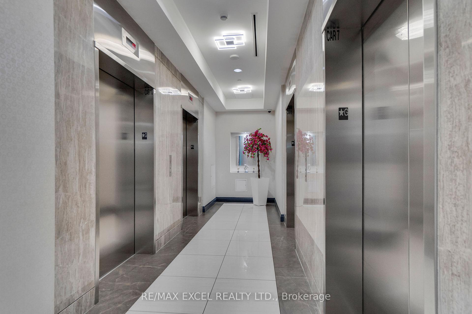 Photo 9 of Unit 625, 7161 Yonge Street, Markham, Thornhill — HOMEH
