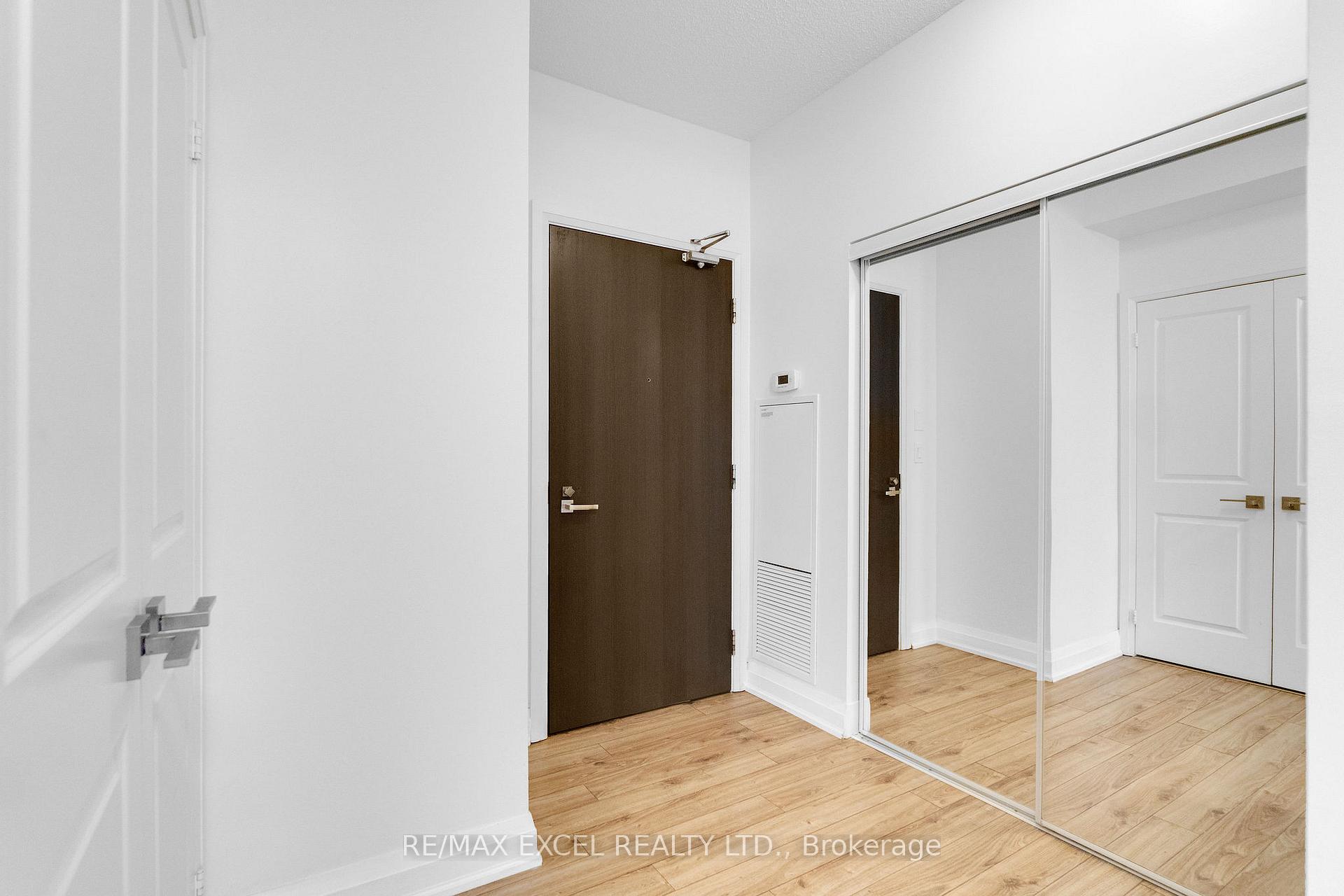 Photo 13 of Unit 625, 7161 Yonge Street, Markham, Thornhill — HOMEH