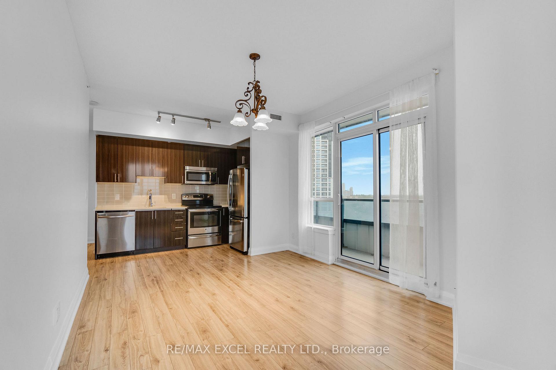 Photo 16 of Unit 625, 7161 Yonge Street, Markham, Thornhill — HOMEH