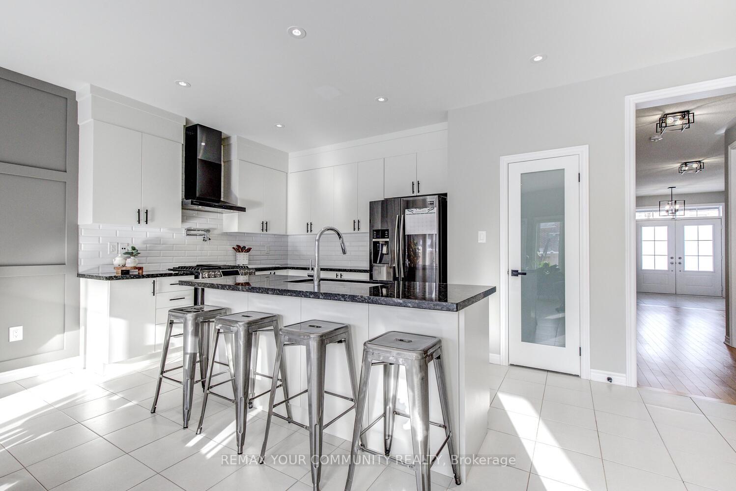 Photo 10 of 953 Barton Way, Innisfil, Rural Innisfil — HOMEH