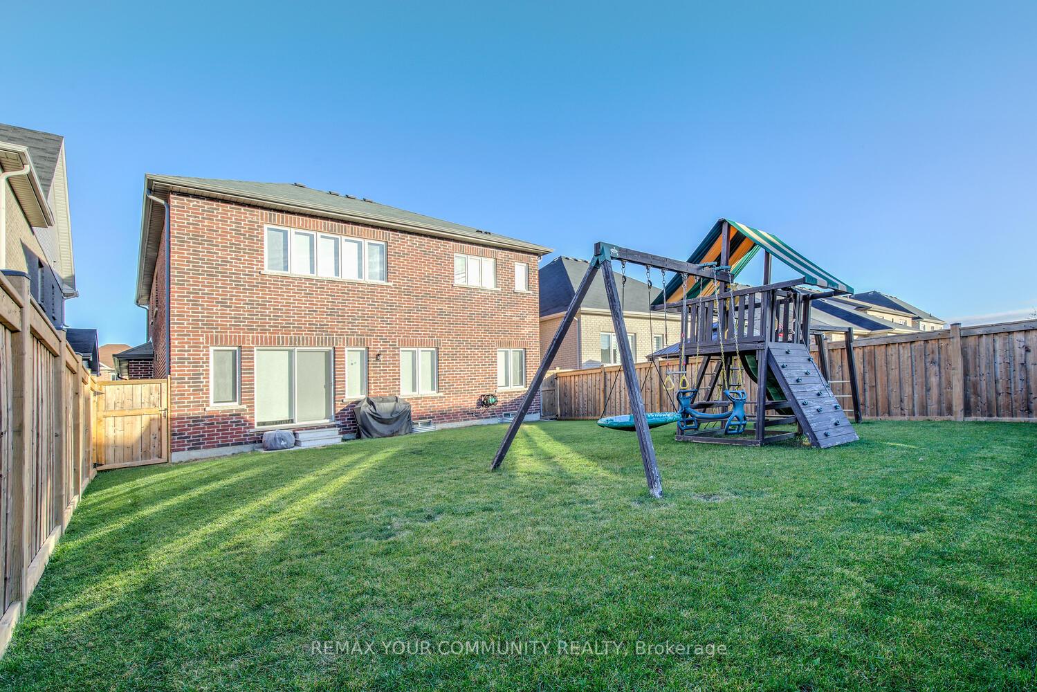 Photo 47 of 953 Barton Way, Innisfil, Rural Innisfil — HOMEH