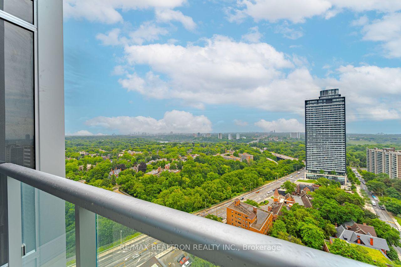 Photo 5 of Unit 2608, 609 Sherbourne Street, Toronto, North St. James Town — HOMEH